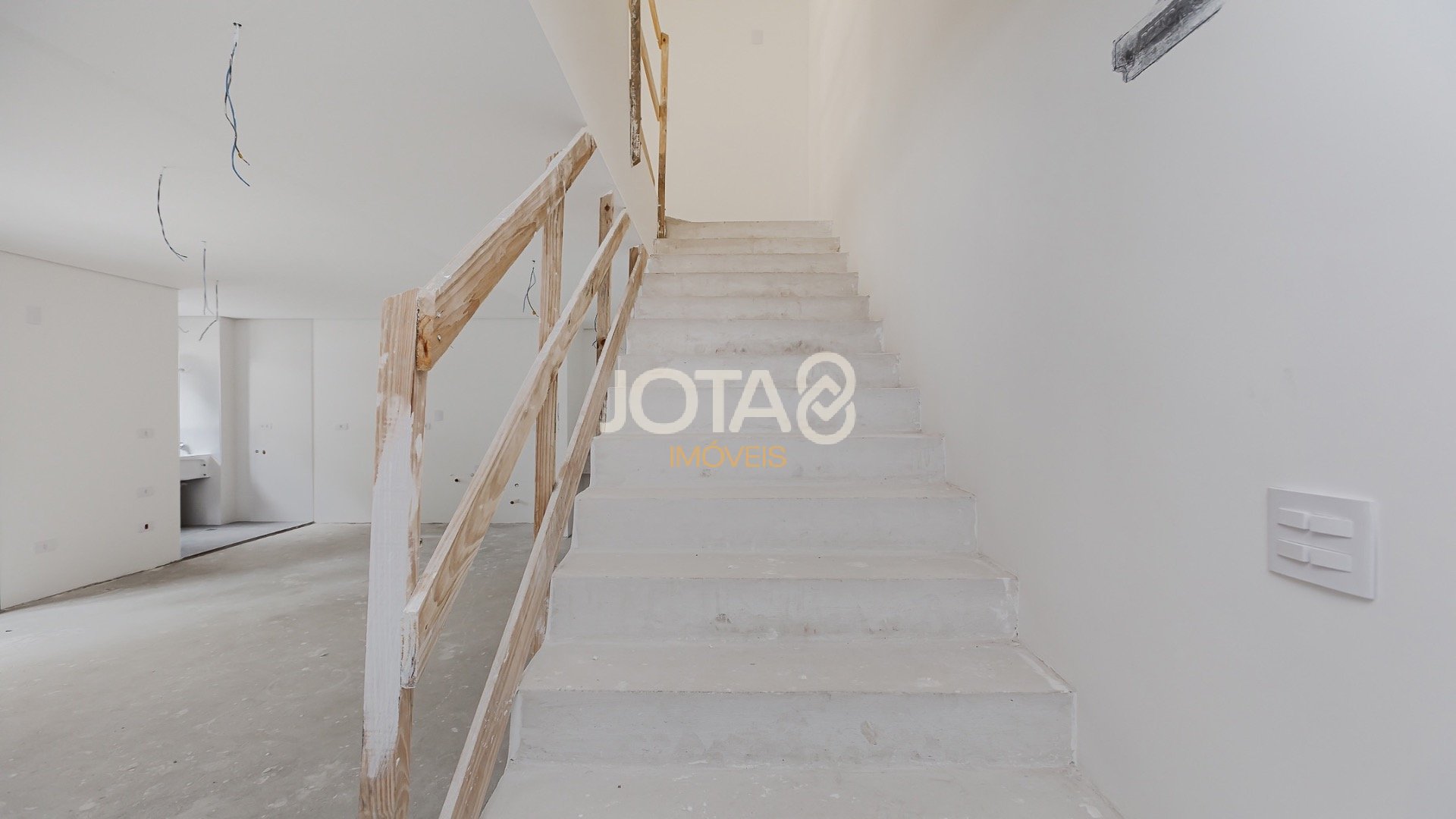 APARTAMENTO DUPLEX BATEL