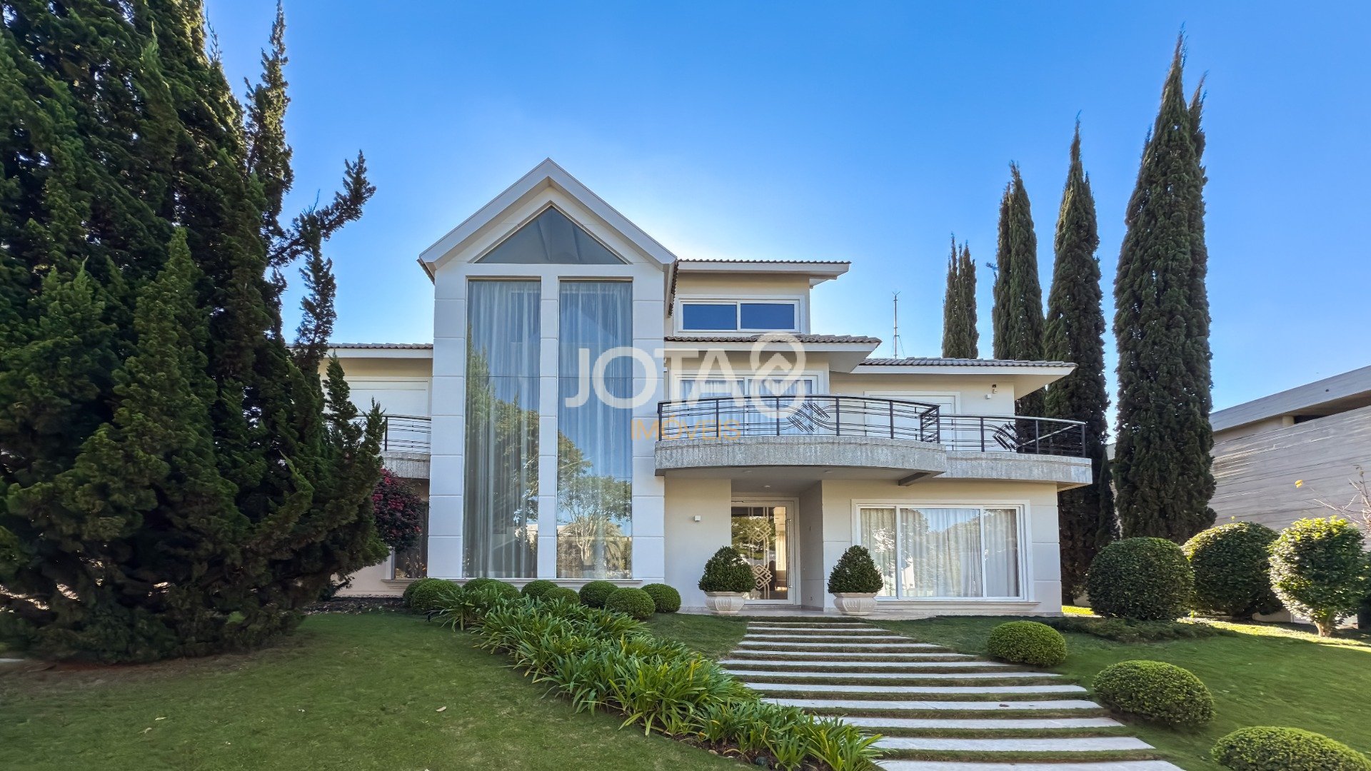 CASA EM CONDOMINIO COM 5 QUARTOS EM SANTA FELICIDADE!
