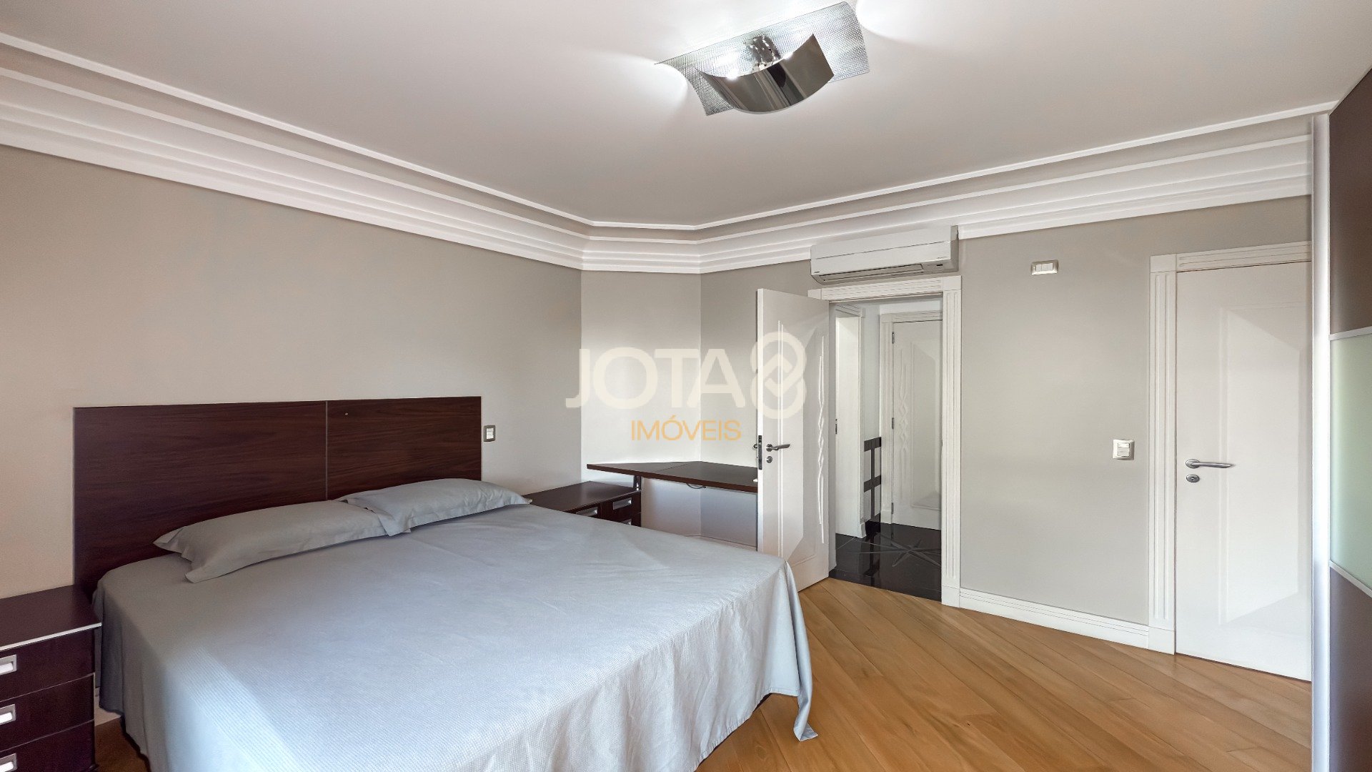 CASA EM CONDOMINIO COM 5 QUARTOS EM SANTA FELICIDADE!
