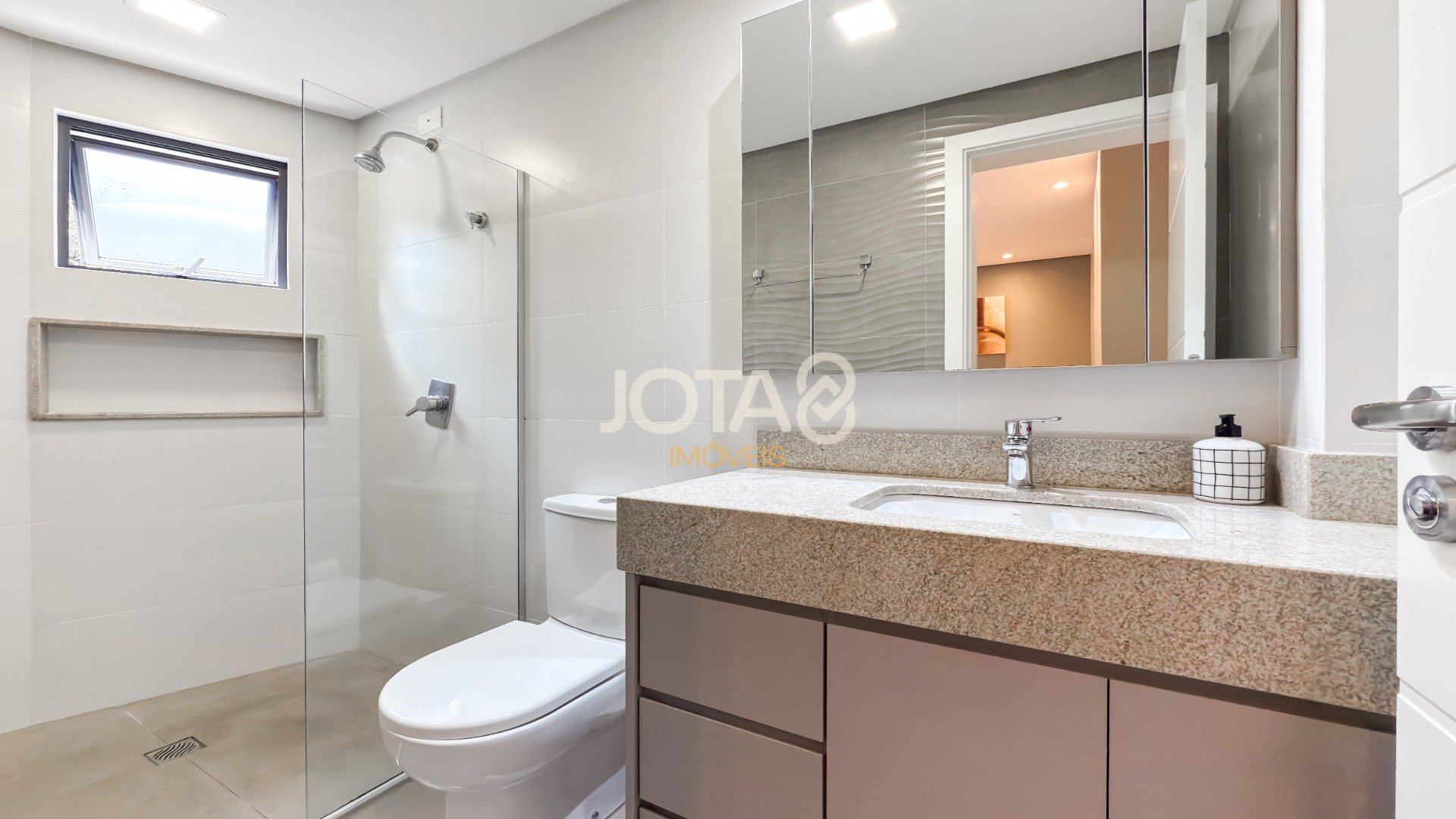EXCELENTE APARTAMENTO 03 QUARTOS  NO AHÚ