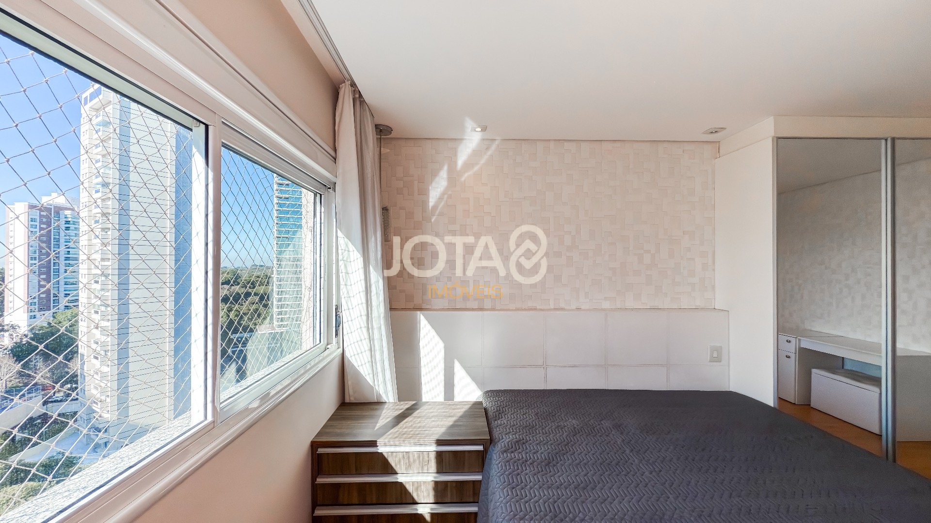 APARTAMENTO COM 2 DORMITÓRIO E 2 VAGAS NO ECOVILLE