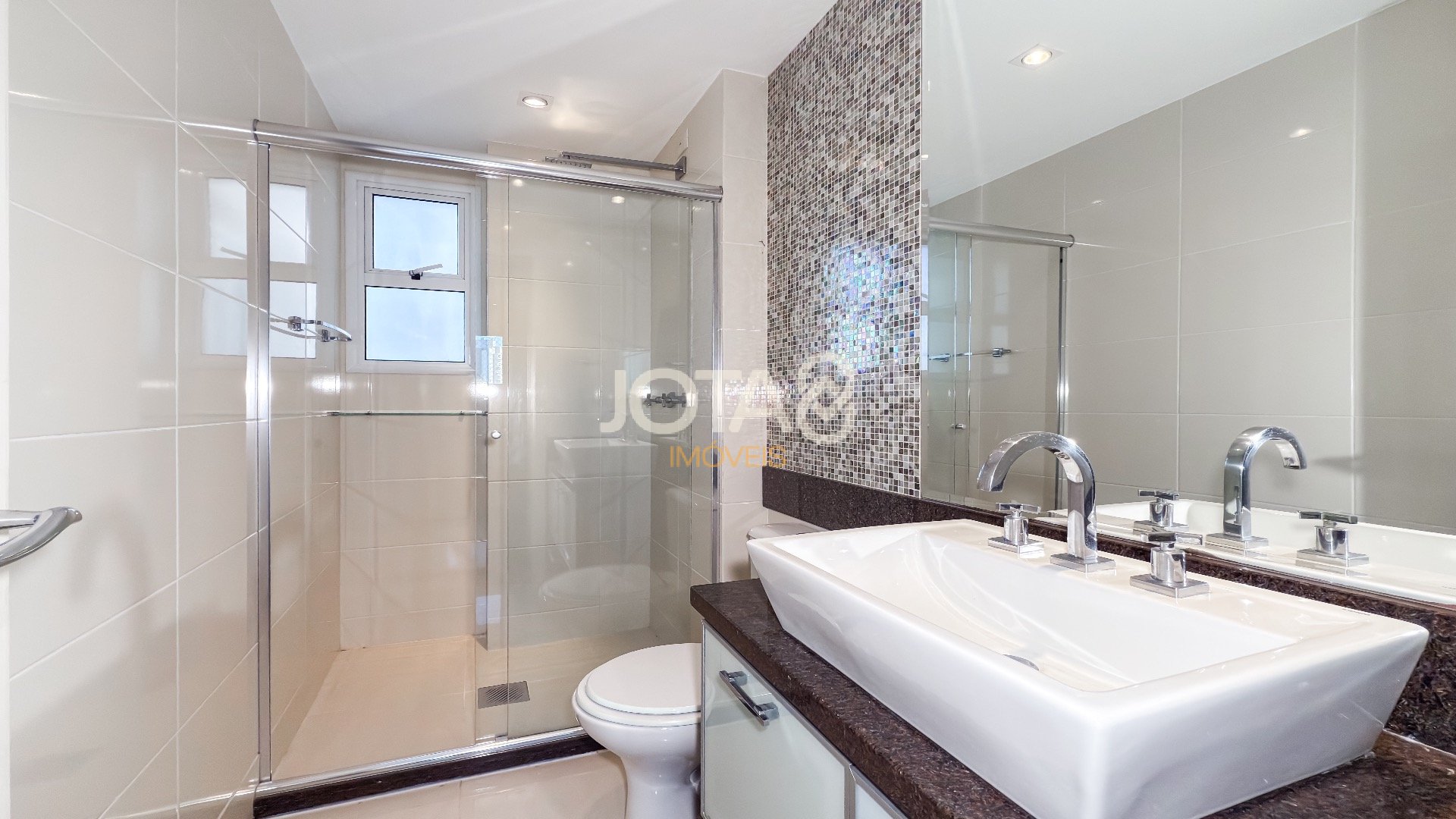 APARTAMENTO COM 2 DORMITÓRIO E 2 VAGAS NO ECOVILLE