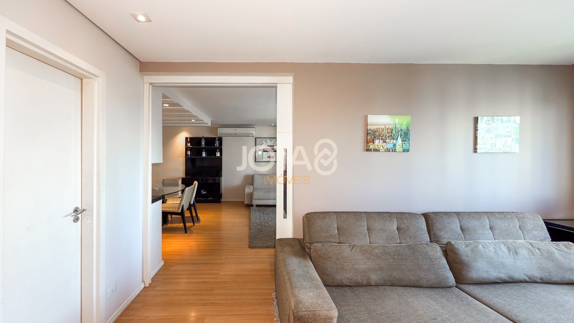 APARTAMENTO COM 2 DORMITÓRIO E 2 VAGAS NO ECOVILLE