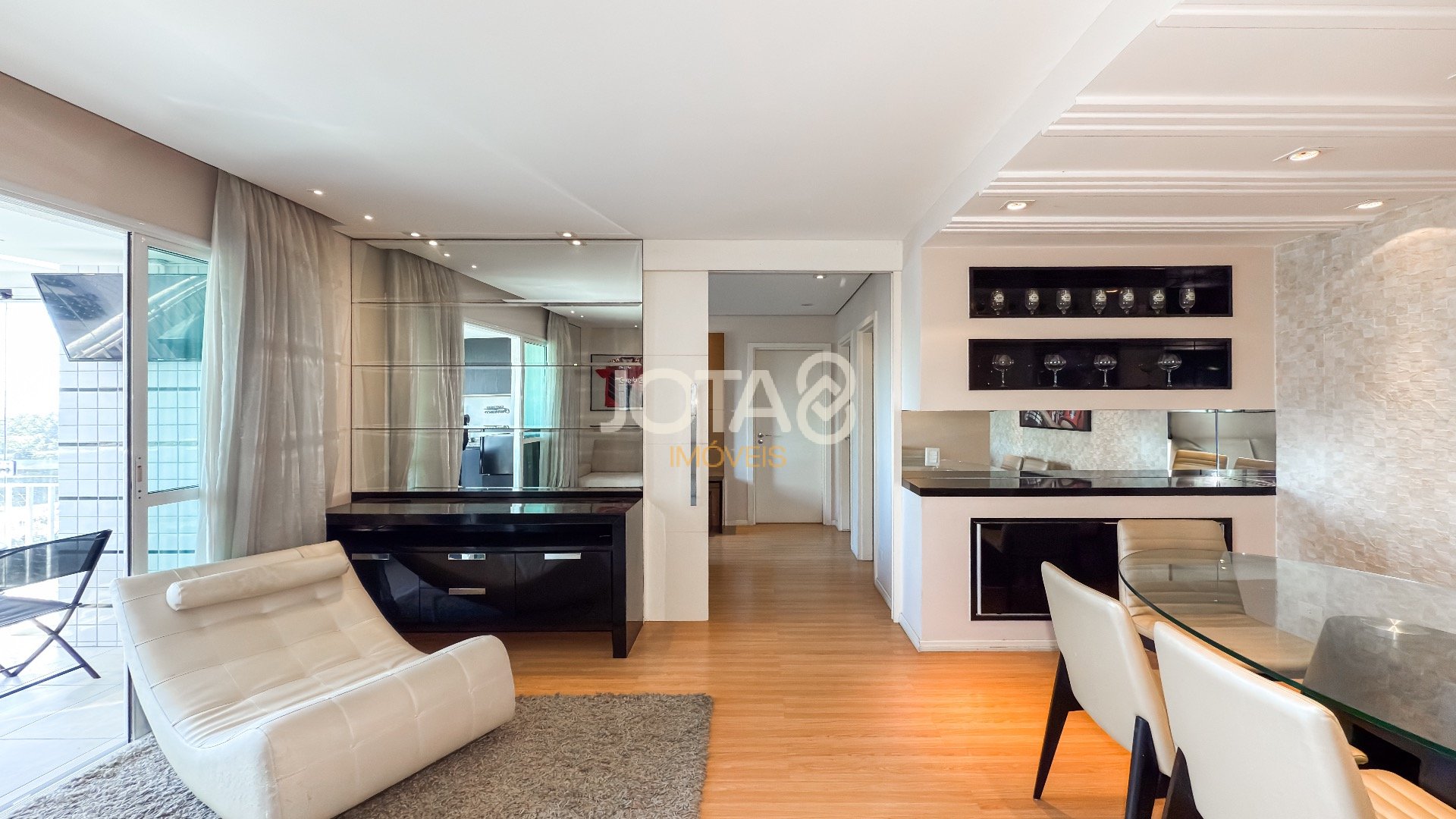 APARTAMENTO COM 2 DORMITÓRIO E 2 VAGAS NO ECOVILLE