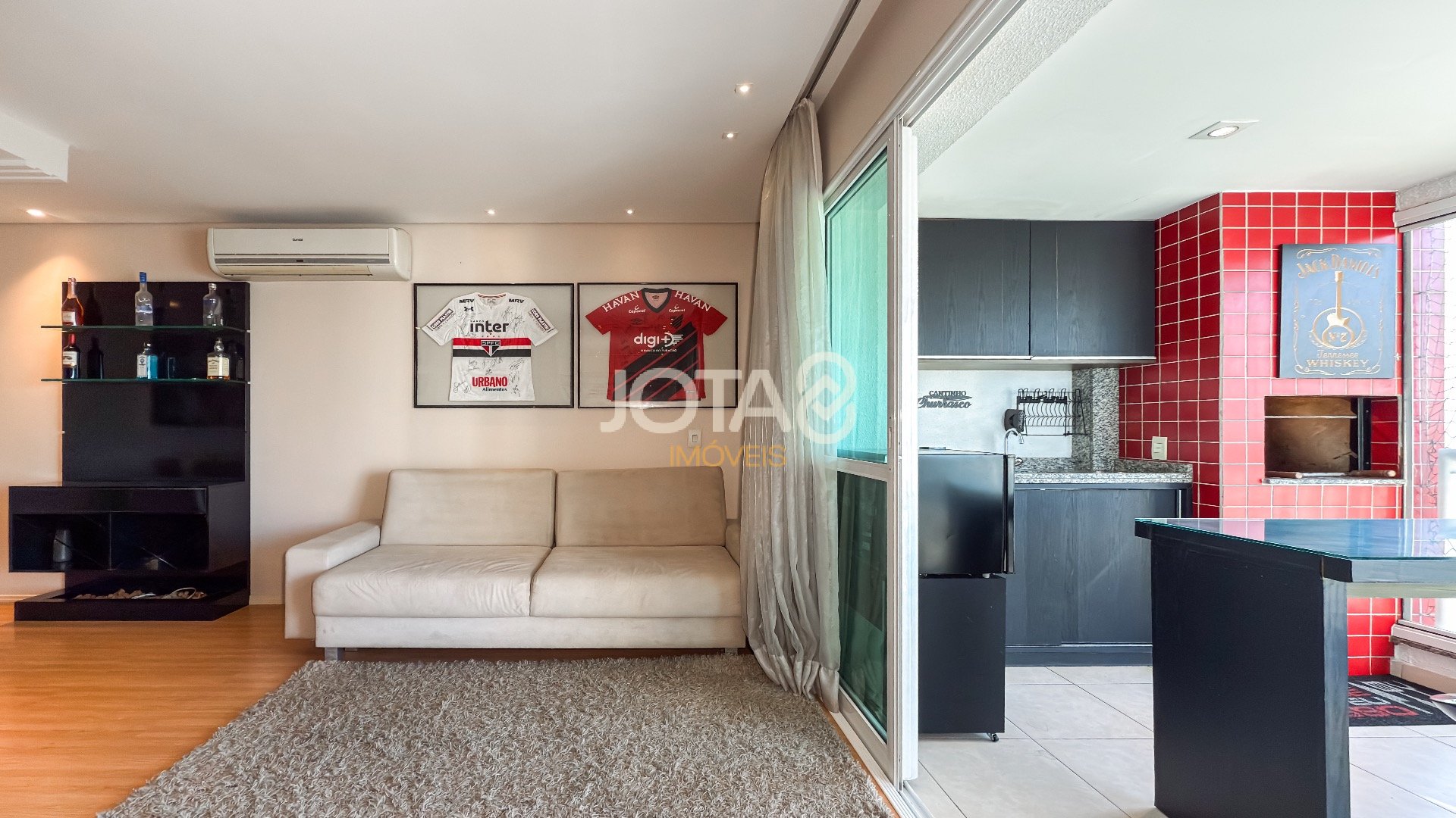 APARTAMENTO COM 2 DORMITÓRIO E 2 VAGAS NO ECOVILLE