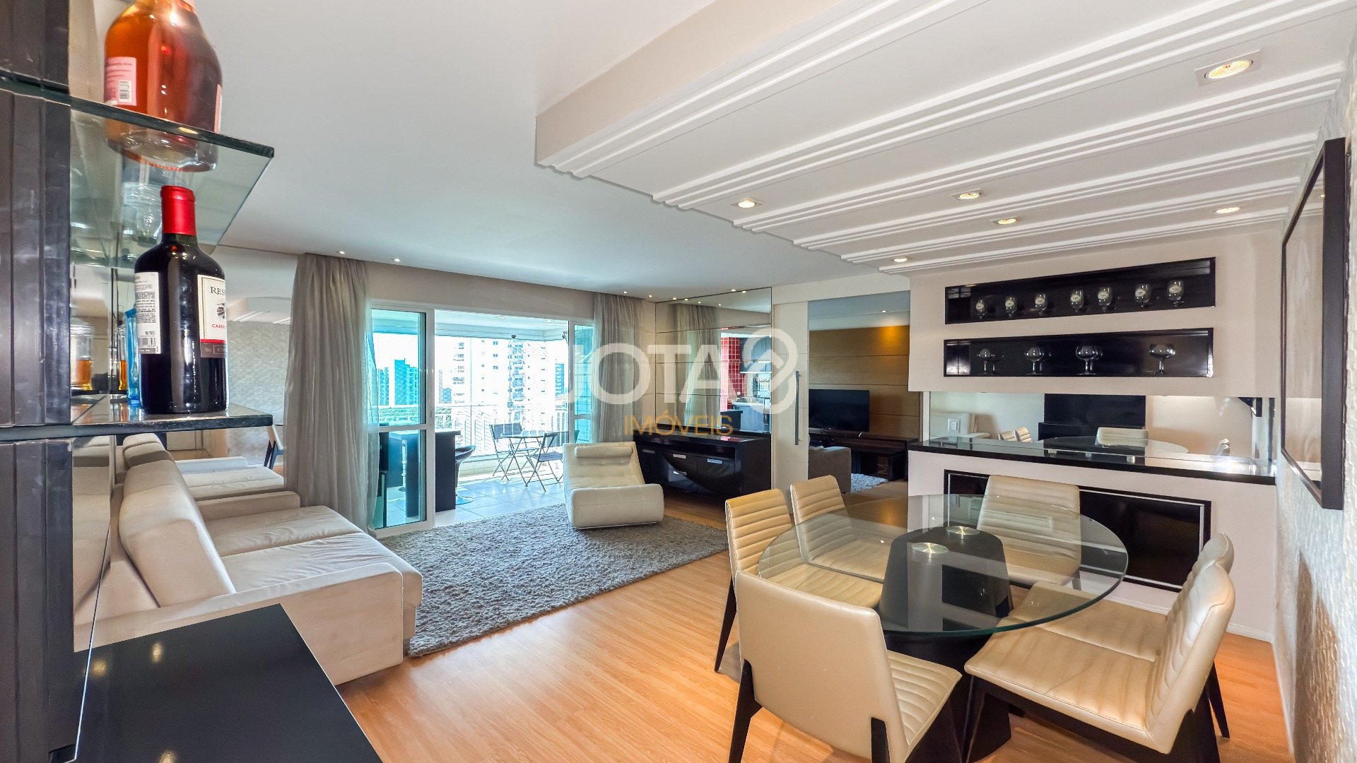 APARTAMENTO COM 2 DORMITÓRIO E 2 VAGAS NO ECOVILLE
