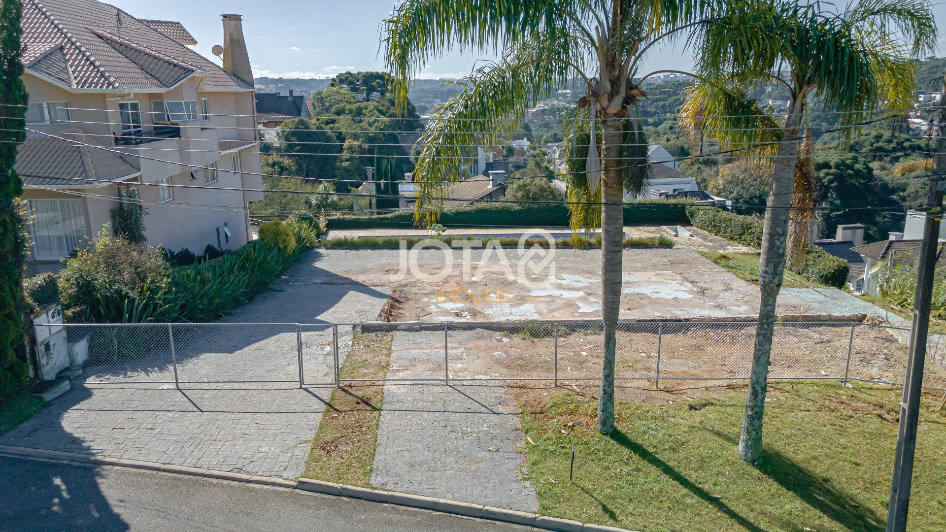 TERRENO EM CONDOMÍNIO NO PARQUE TINGUI