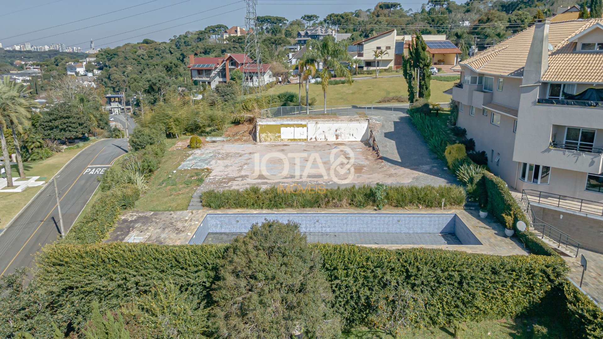 TERRENO EM CONDOMÍNIO NO PARQUE TINGUI