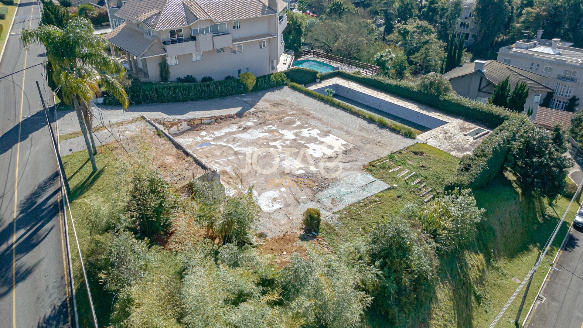 TERRENO EM CONDOMÍNIO NO PARQUE TINGUI