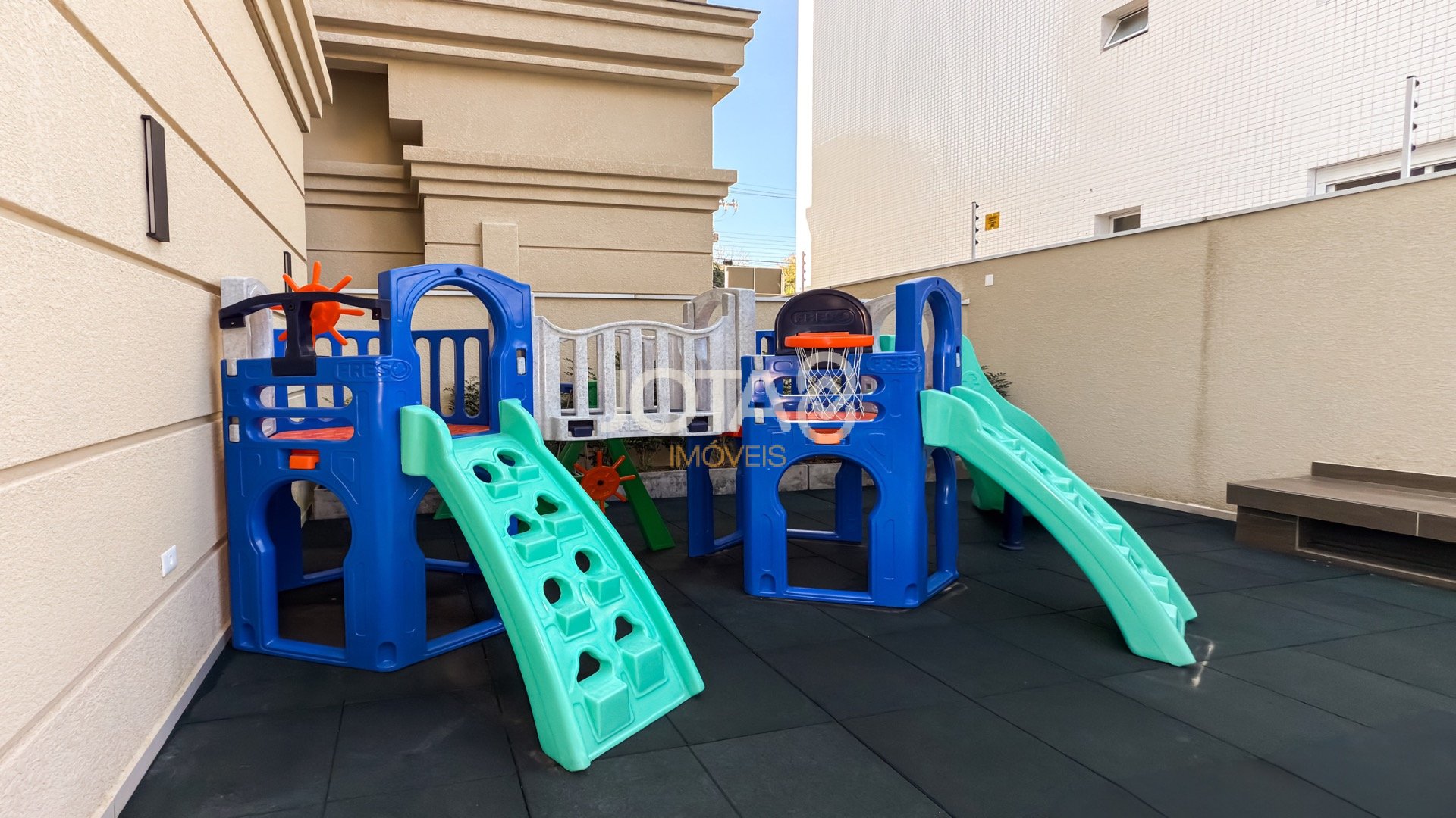 APARTAMENTO 03 SUÍTES E 03 VAGAS