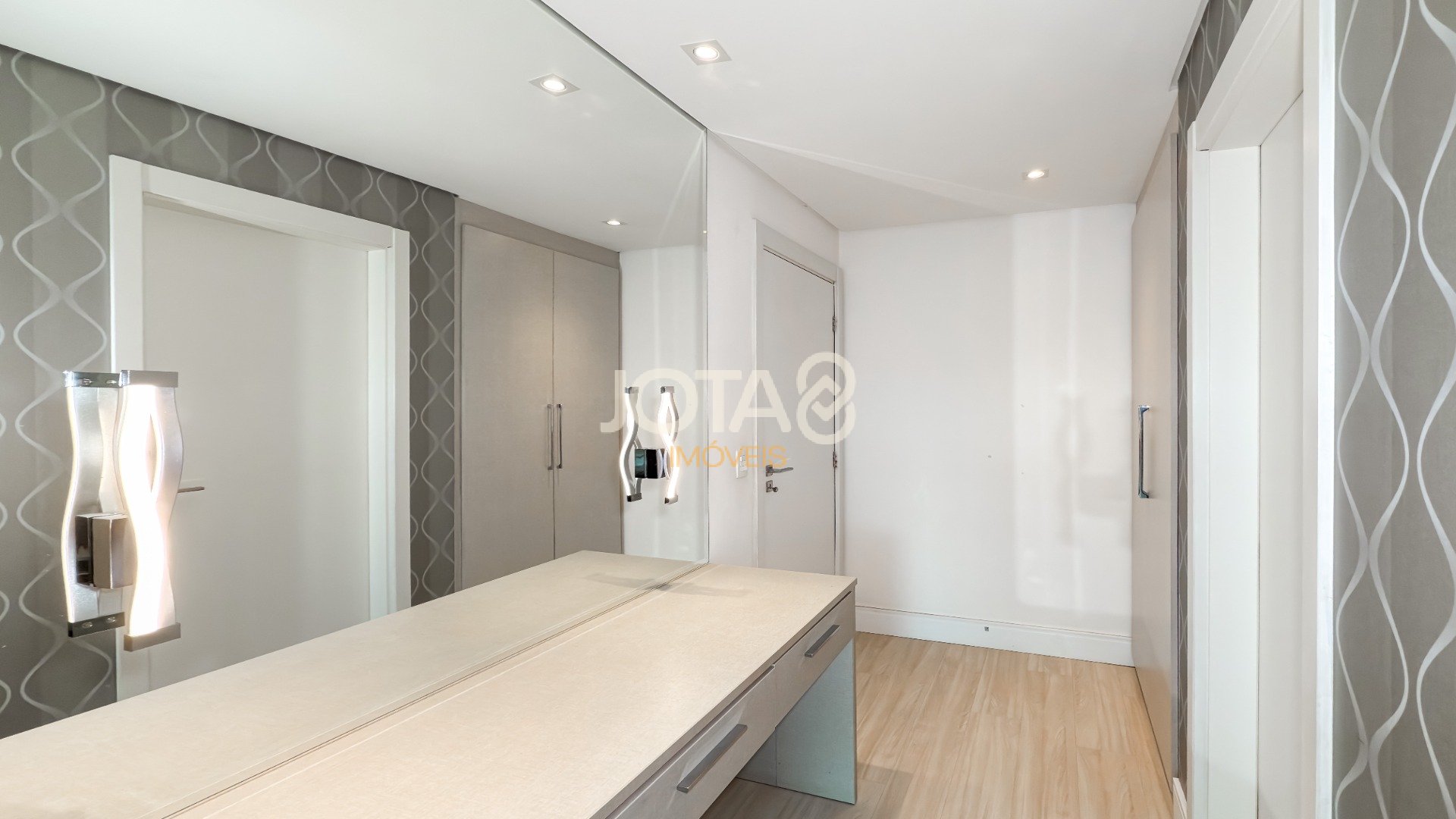 COBERTURA DUPLEX COM 3 QUARTOS E ESPAÇO GOURMET