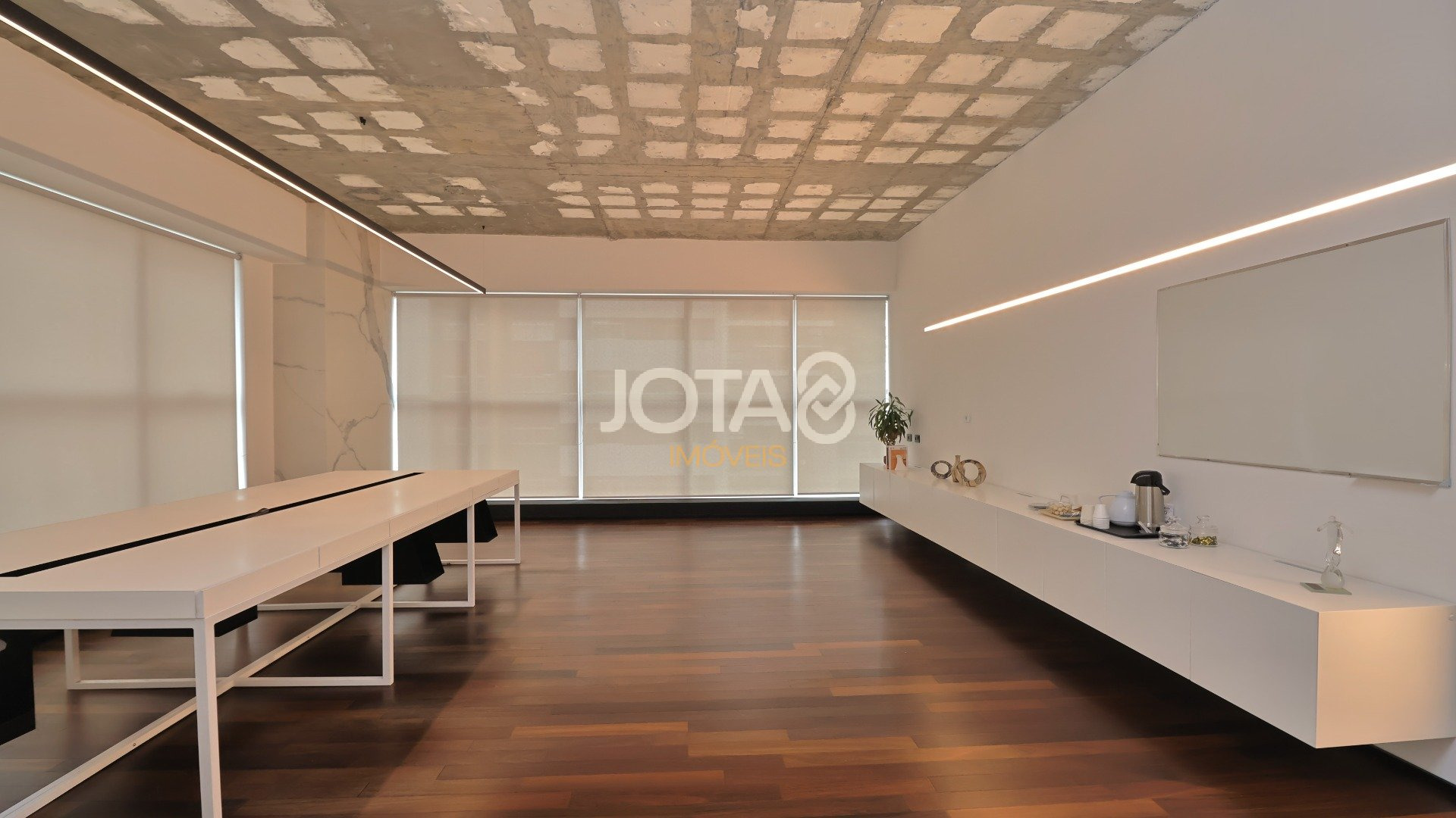 ESPAÇO COMERCIAL PRONTO PARA LOCAÇÃO