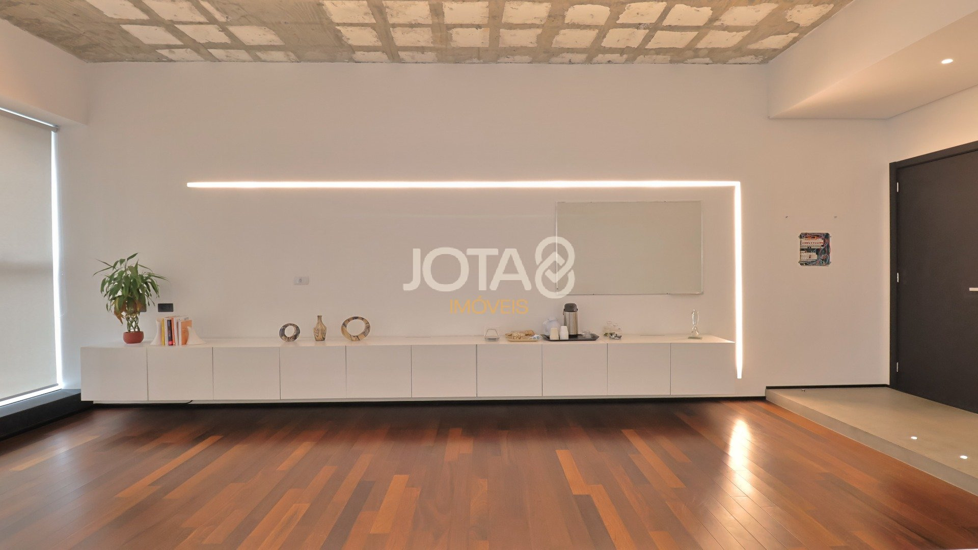 ESPAÇO COMERCIAL PRONTO PARA LOCAÇÃO