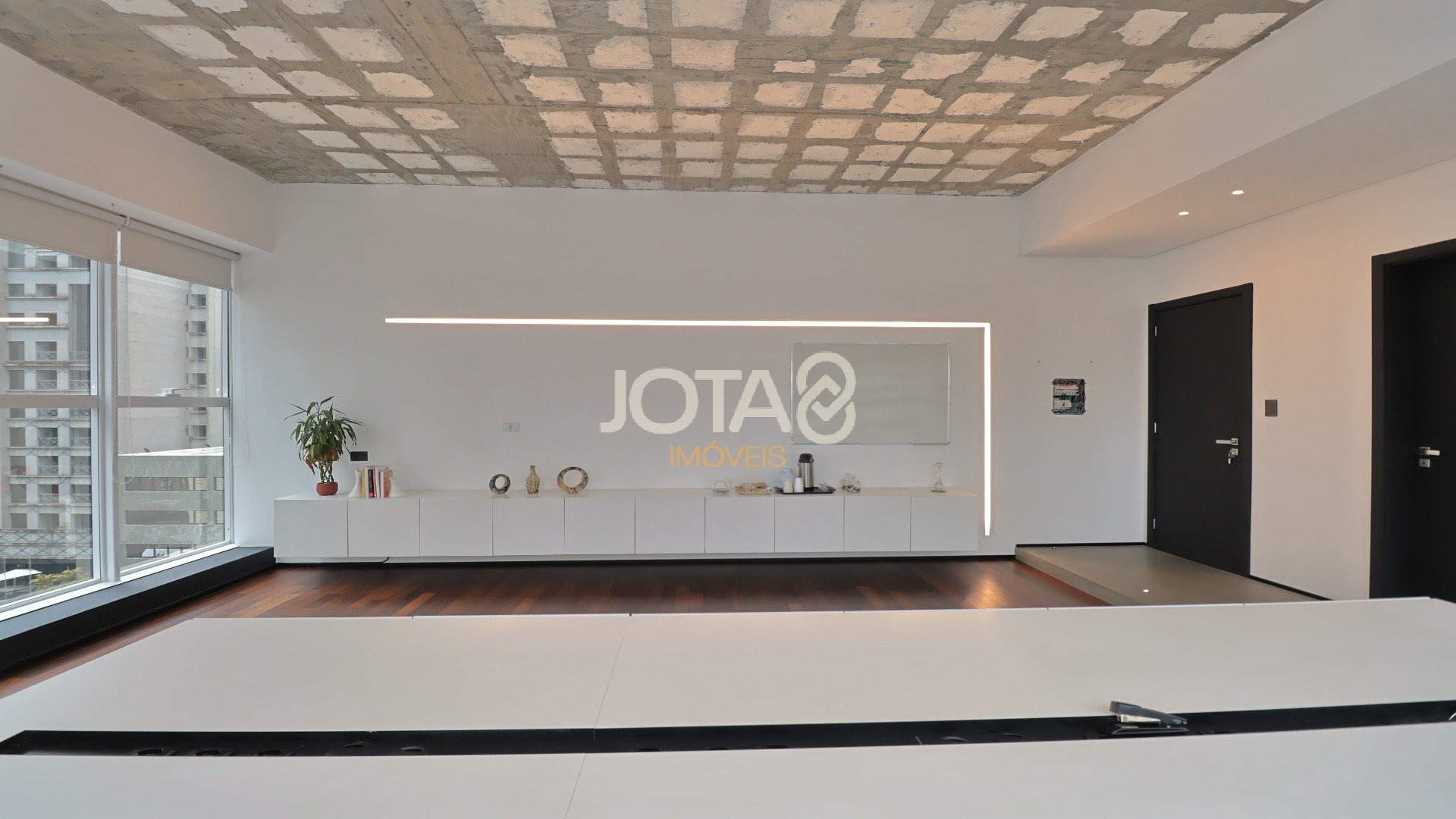 ESPAÇO COMERCIAL PRONTO PARA LOCAÇÃO
