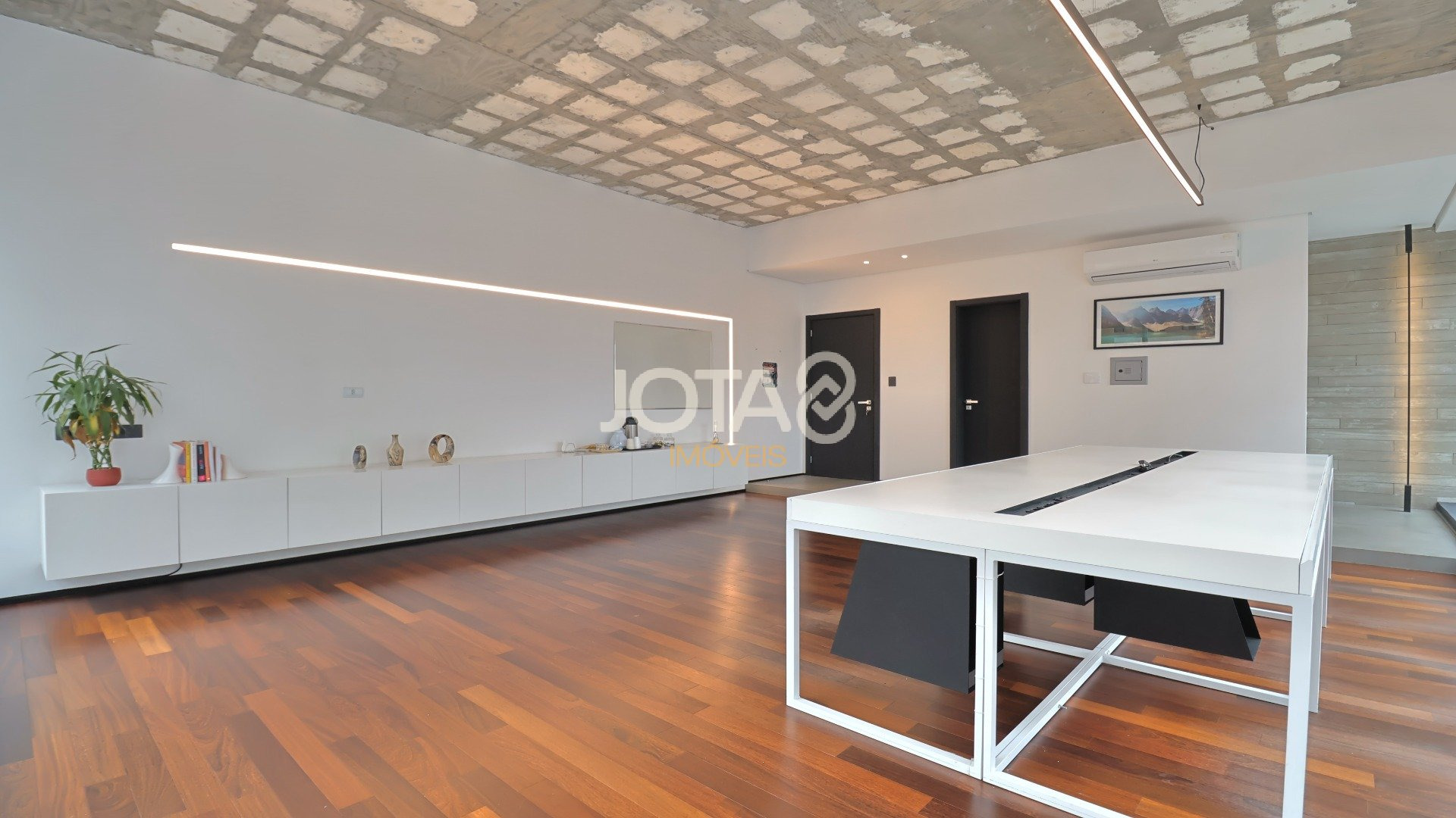 ESPAÇO COMERCIAL PRONTO PARA LOCAÇÃO
