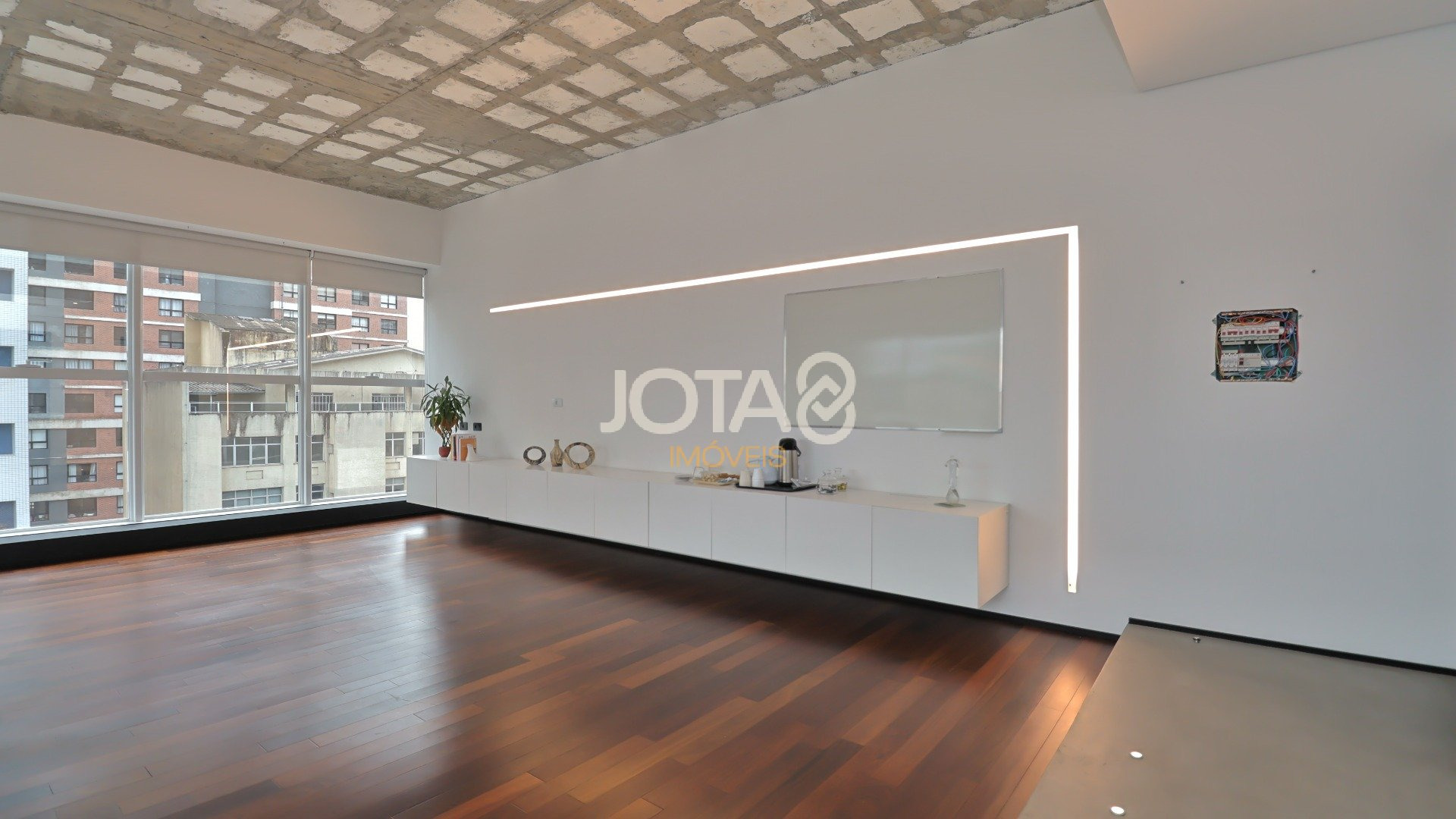 ESPAÇO COMERCIAL PRONTO PARA LOCAÇÃO