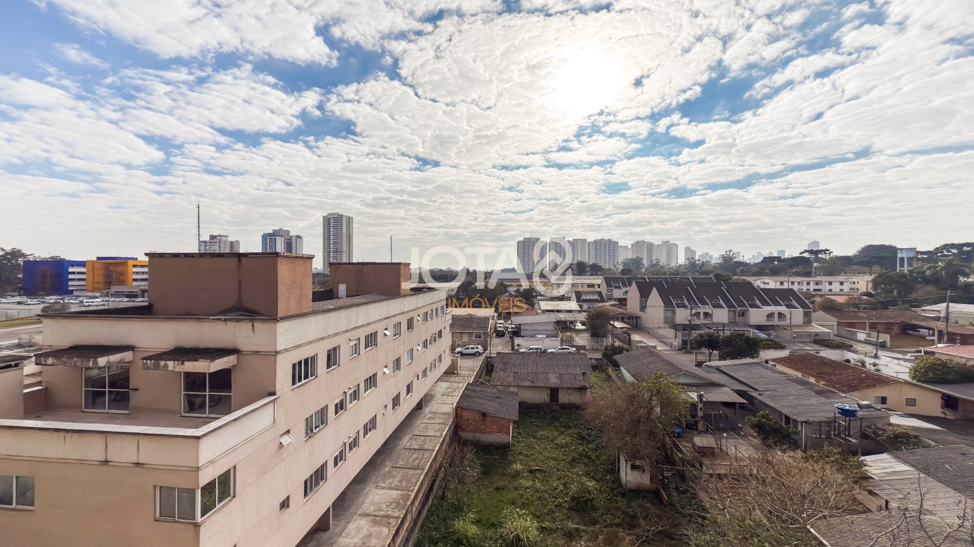APARTAMENTO DE 2 QUARTOS COM 44M² NO ECOVILLE, PRÓXIMO À UNIVERSIDADE