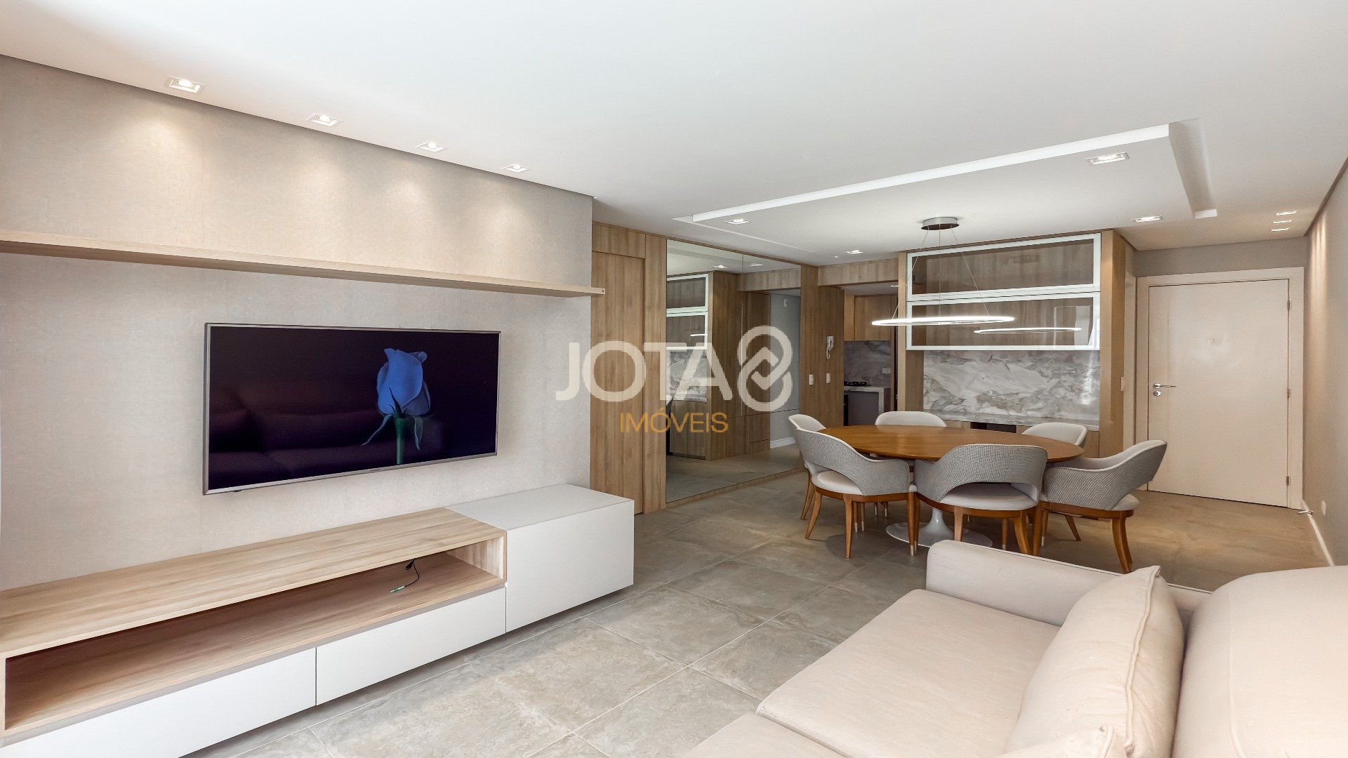 Foto de destaque Apartamento decorado e ensolarado no juvevê - 2 quartos e 2 vagas