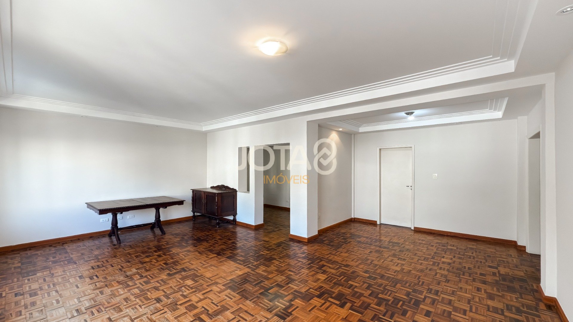 APARTAMENTO 3 QUARTOS E 2 VAGAS PARA RETROFIT