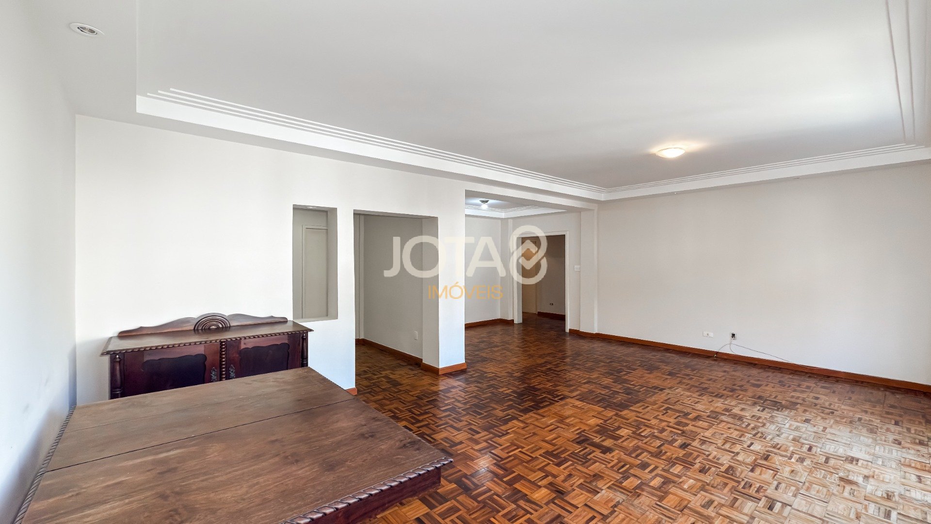 APARTAMENTO 3 QUARTOS E 2 VAGAS PARA RETROFIT