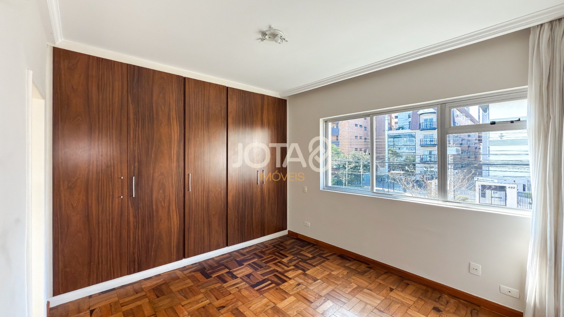 APARTAMENTO 3 QUARTOS E 2 VAGAS PARA RETROFIT
