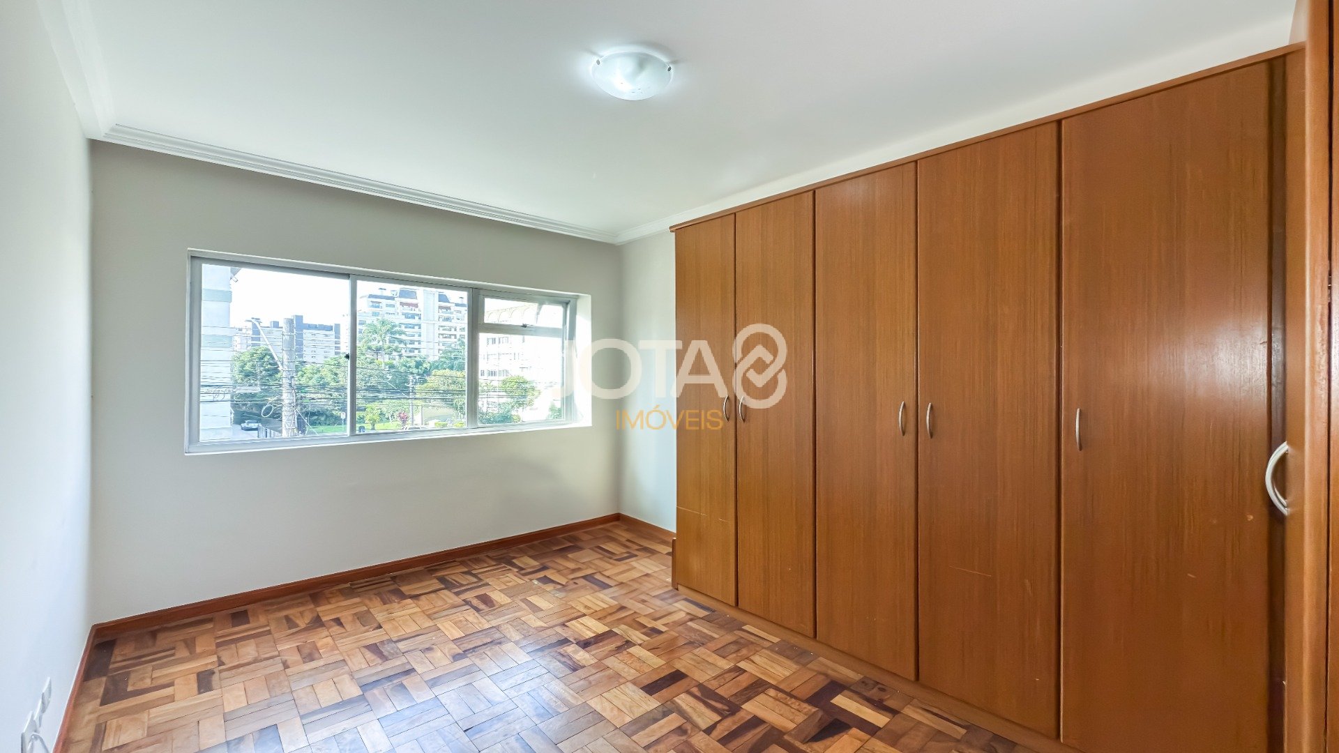 APARTAMENTO 3 QUARTOS E 2 VAGAS PARA RETROFIT