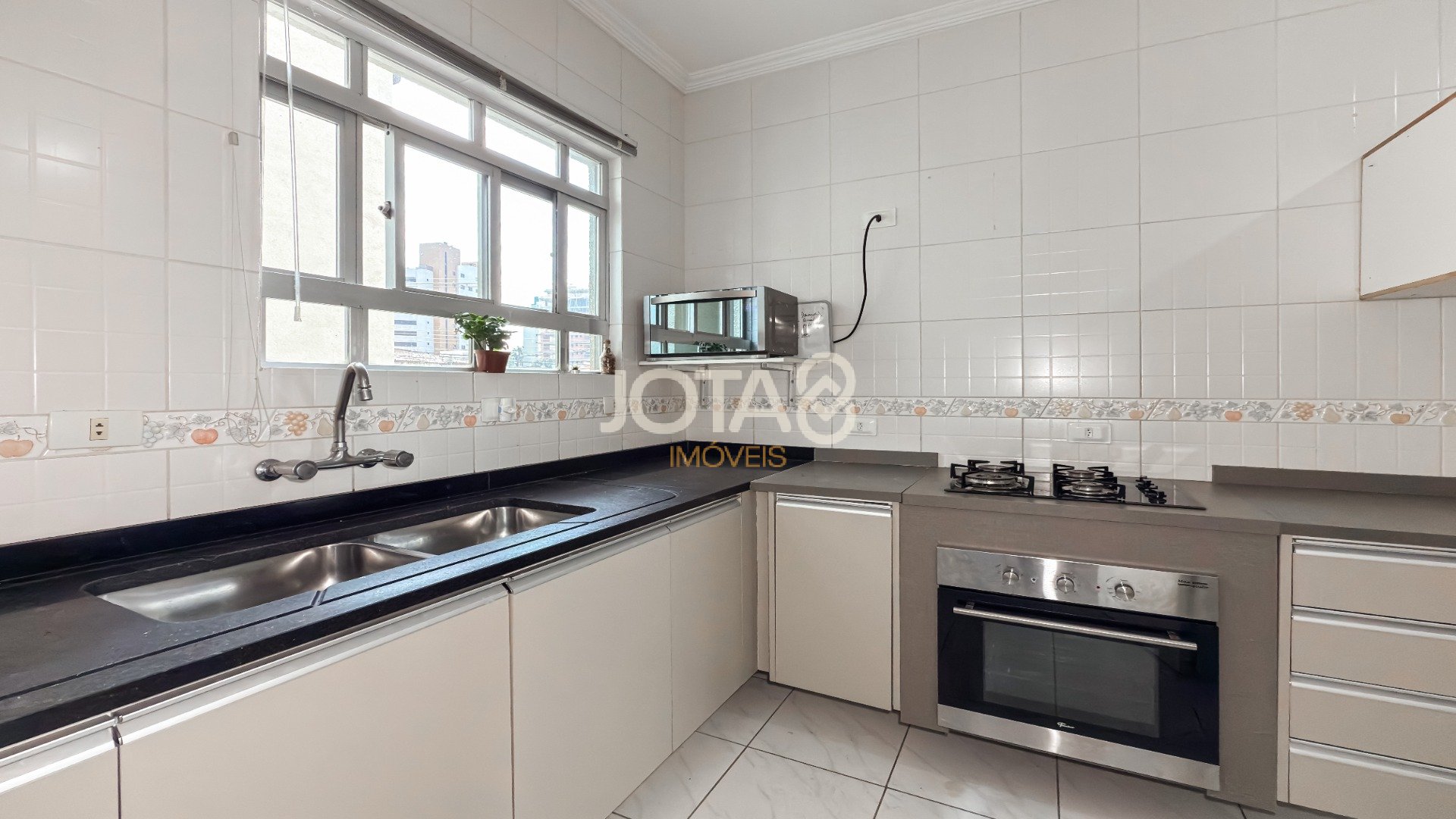 APARTAMENTO 3 QUARTOS E 2 VAGAS PARA RETROFIT