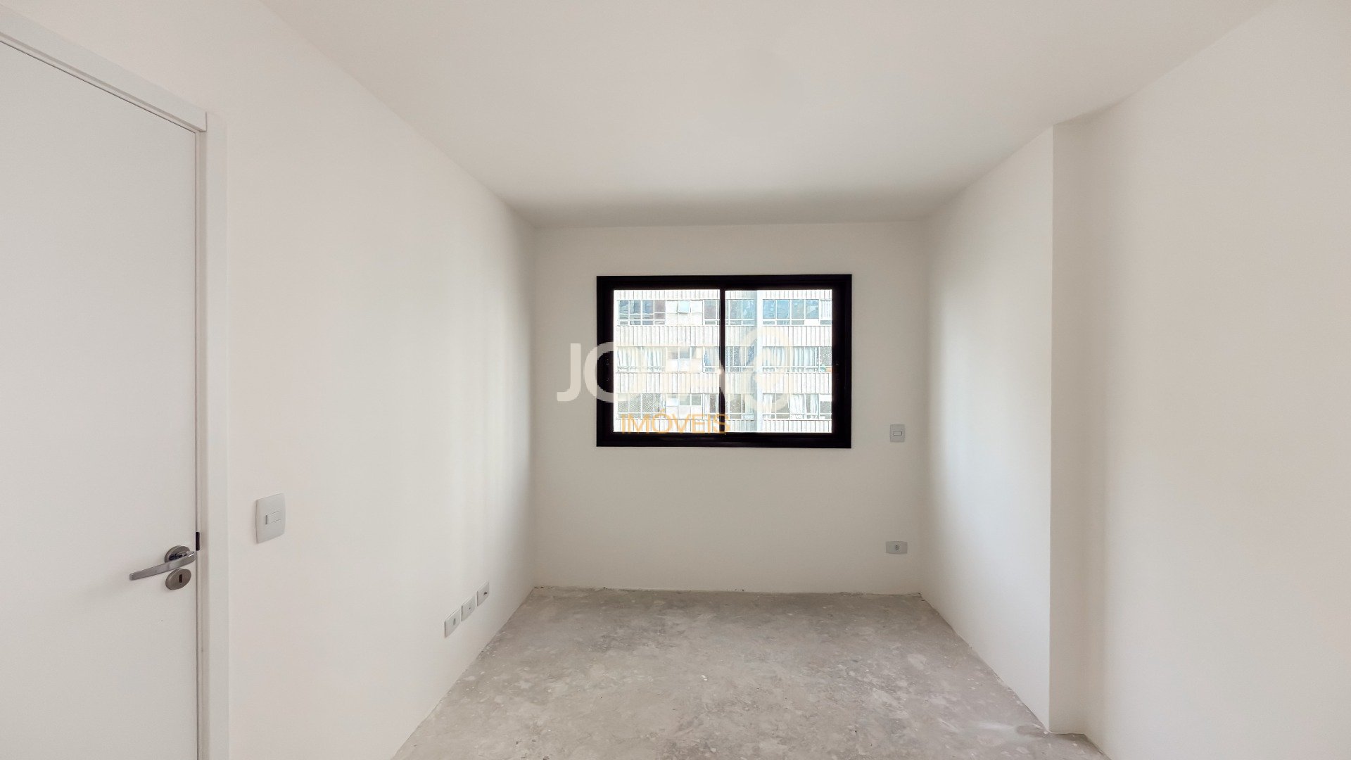 STUDIO DE 2 QUARTOS E 1 VAGA DE GARAGEM