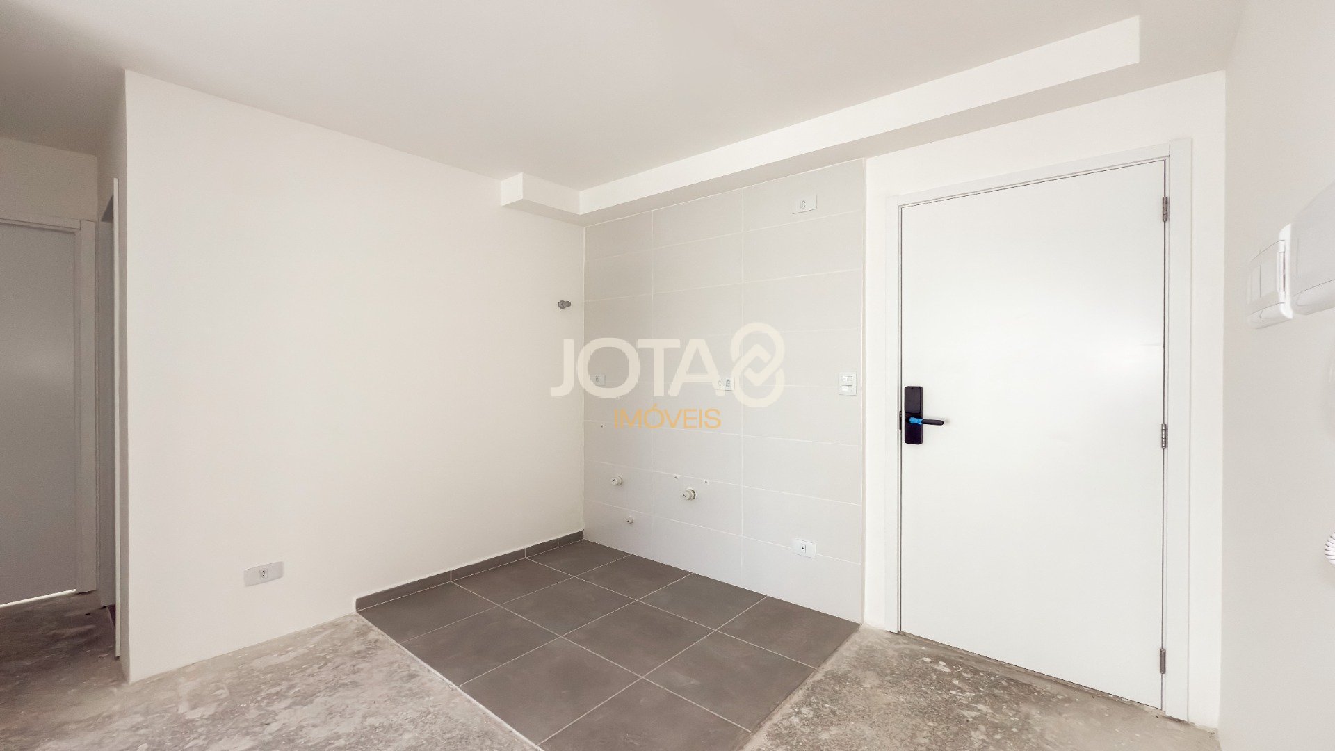 STUDIO DE 2 QUARTOS E 1 VAGA DE GARAGEM