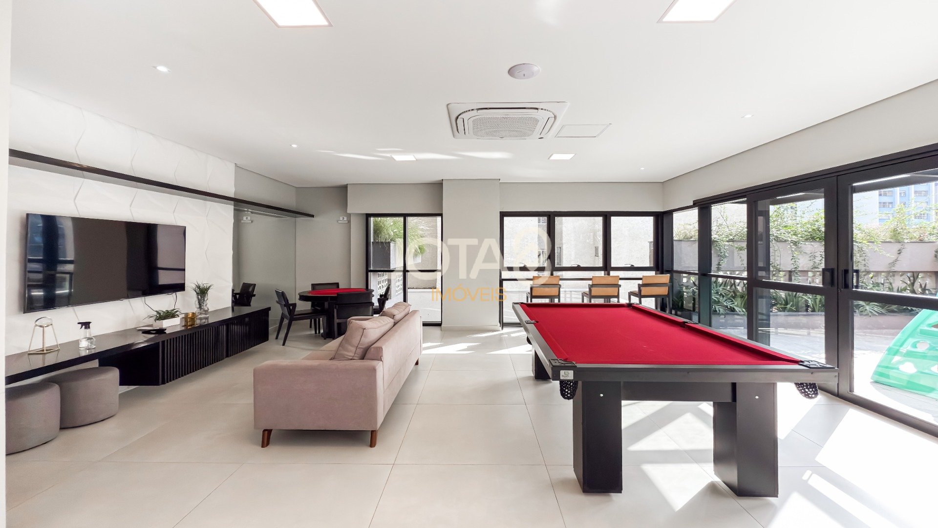 STUDIO DE 2 QUARTOS E 1 VAGA DE GARAGEM