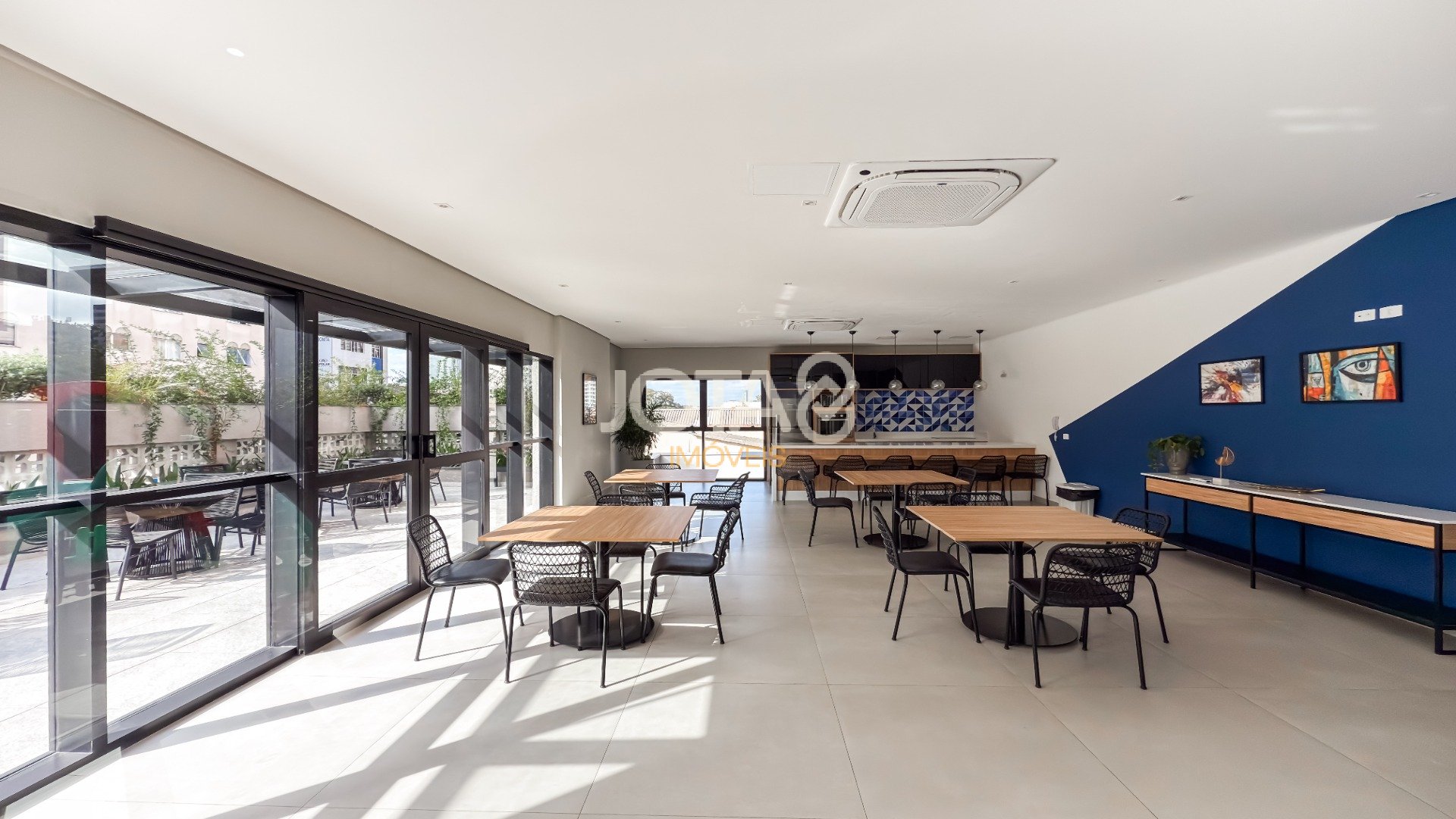 STUDIO DE 2 QUARTOS E 1 VAGA DE GARAGEM