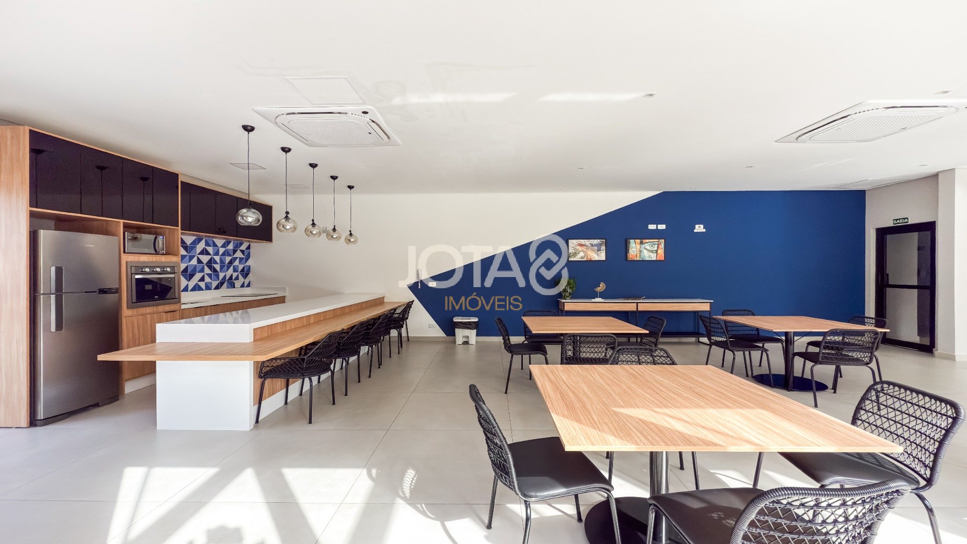 STUDIO DE 2 QUARTOS E 1 VAGA DE GARAGEM