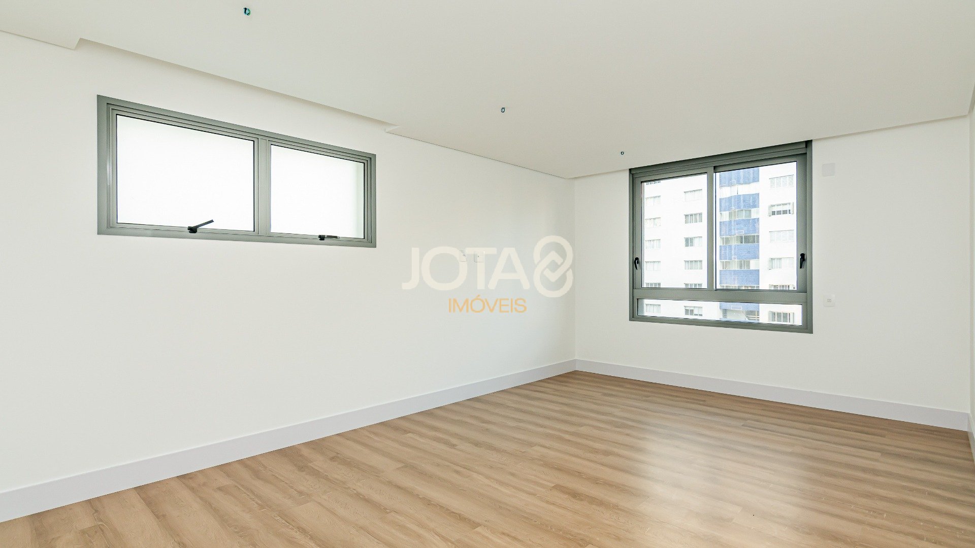 APARTAMENTO COM 3 SUÍTES AO LADO DO CLUBE CURITIBANO