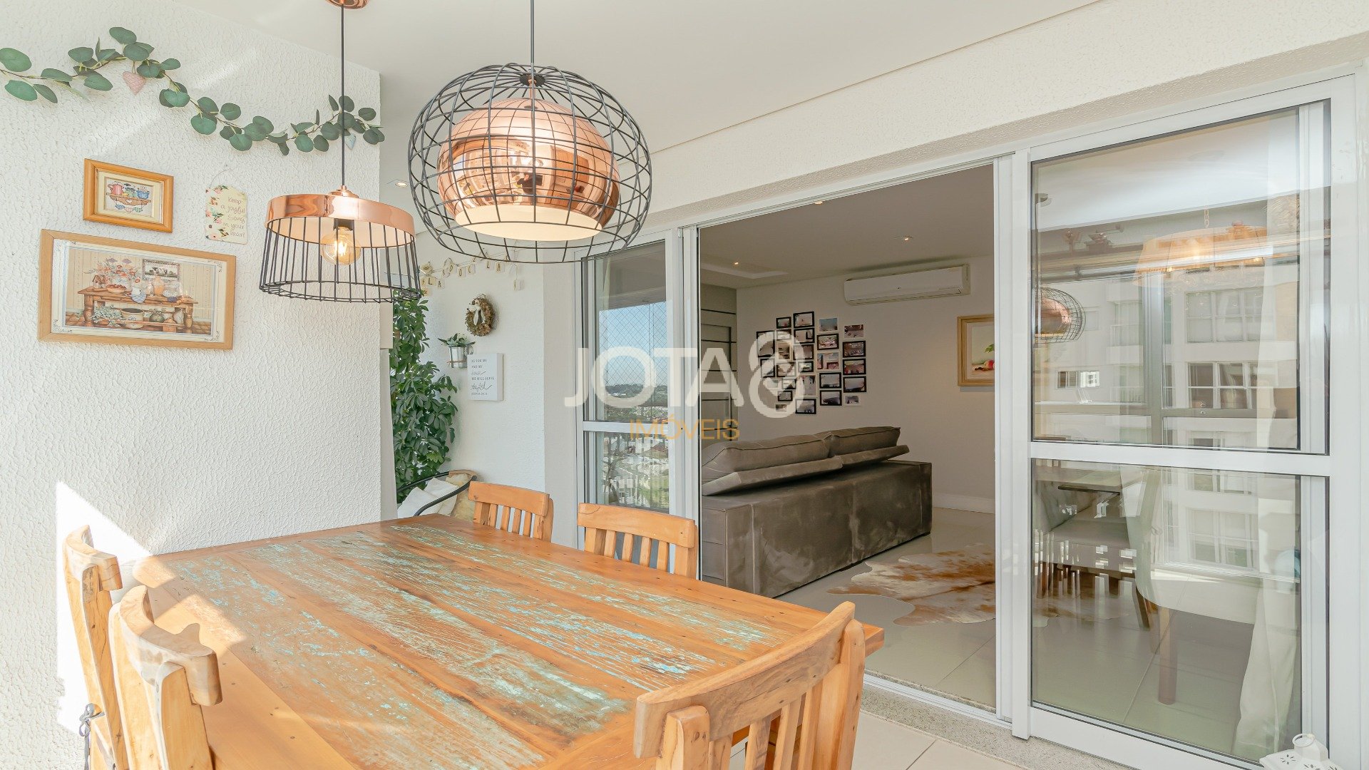 APARTAMENTO ENSOLARADO NO ECOVILLE, PRÉDIO CLUBE