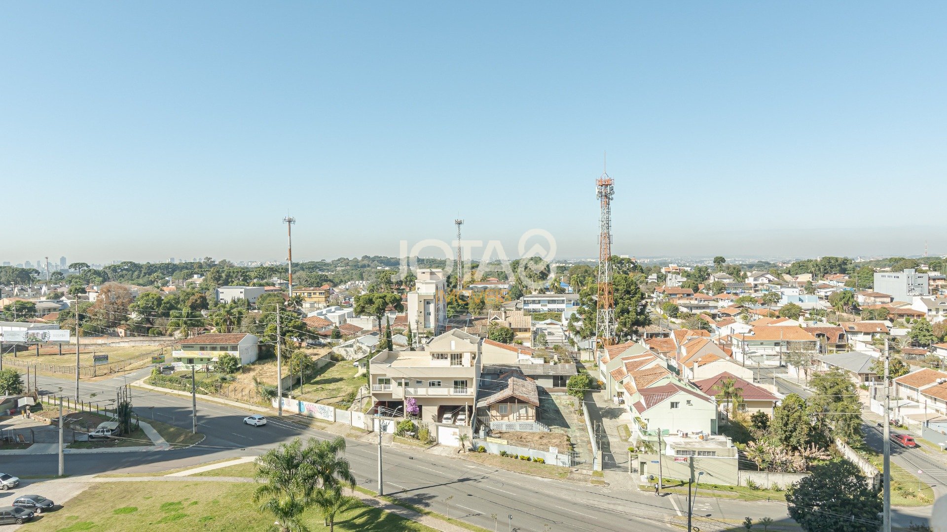 APARTAMENTO ENSOLARADO NO ECOVILLE, PRÉDIO CLUBE