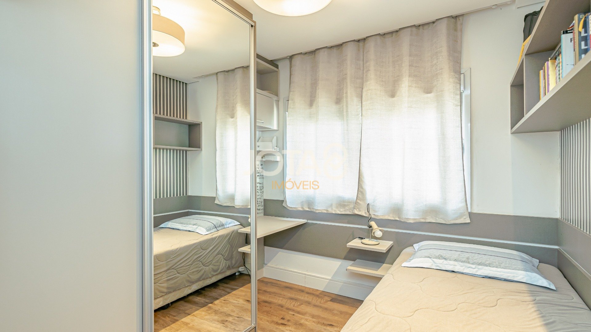 APARTAMENTO ENSOLARADO NO ECOVILLE, PRÉDIO CLUBE