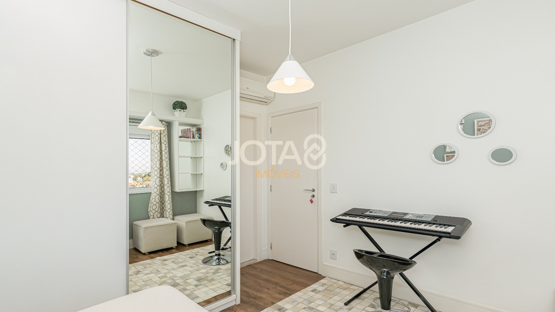 APARTAMENTO ENSOLARADO NO ECOVILLE, PRÉDIO CLUBE