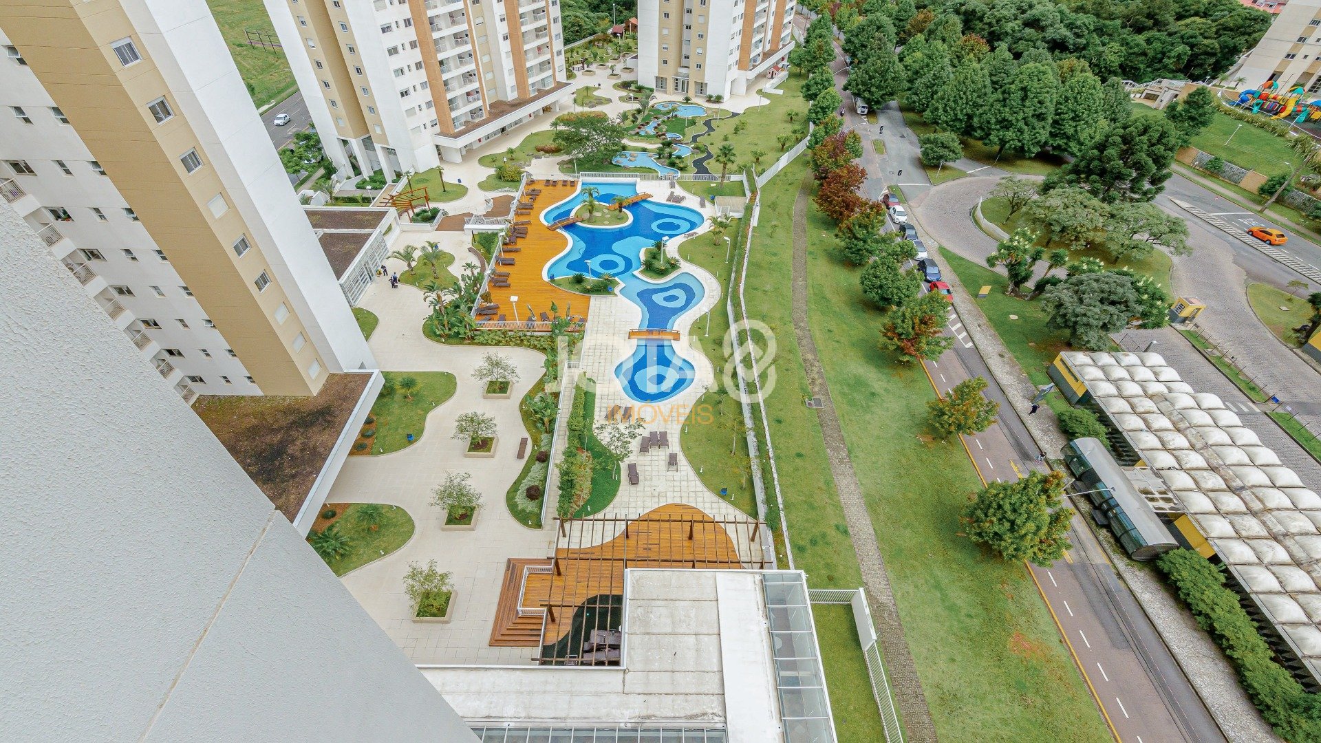 APARTAMENTO ENSOLARADO NO ECOVILLE, PRÉDIO CLUBE