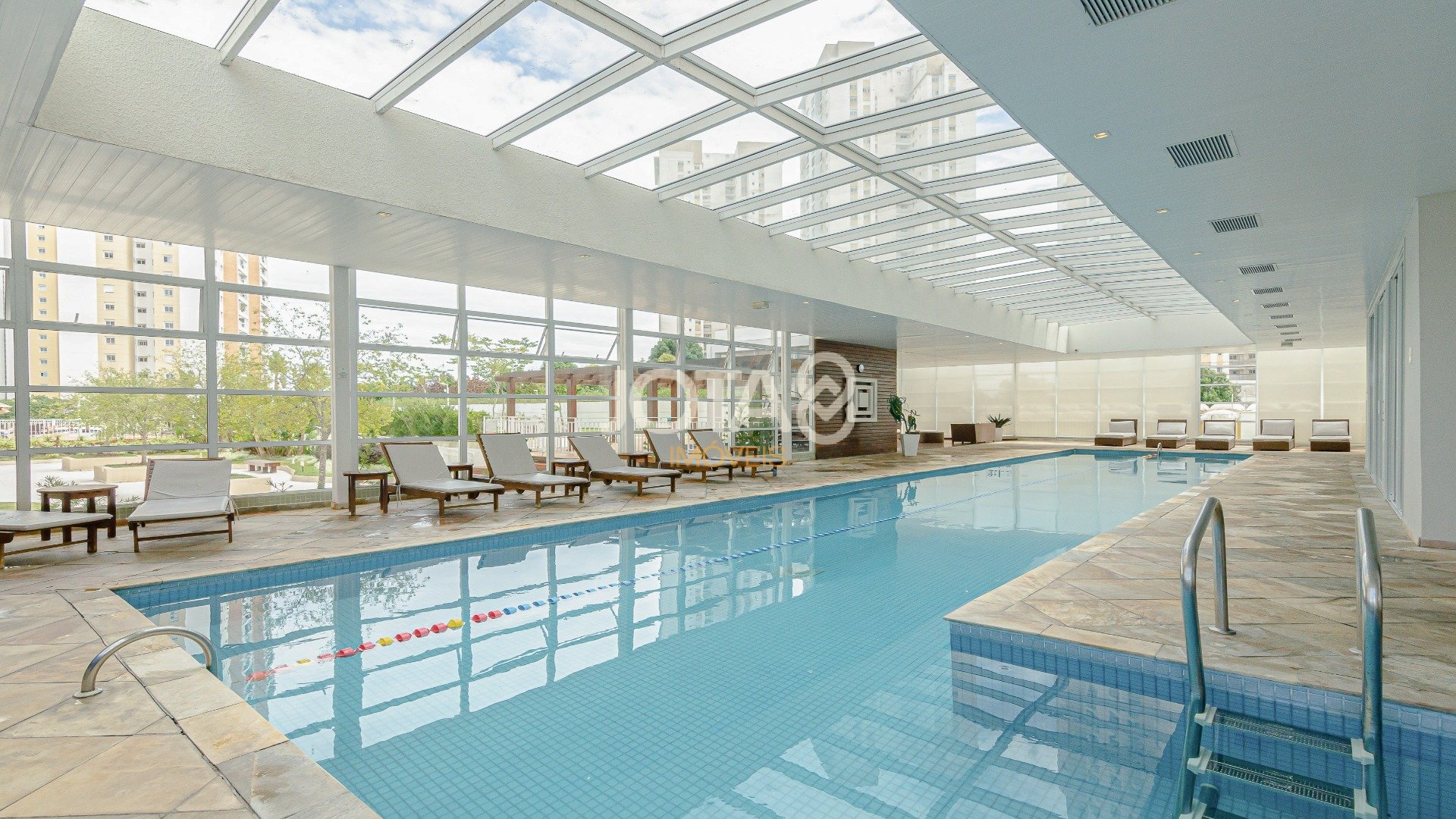 APARTAMENTO ENSOLARADO NO ECOVILLE, PRÉDIO CLUBE