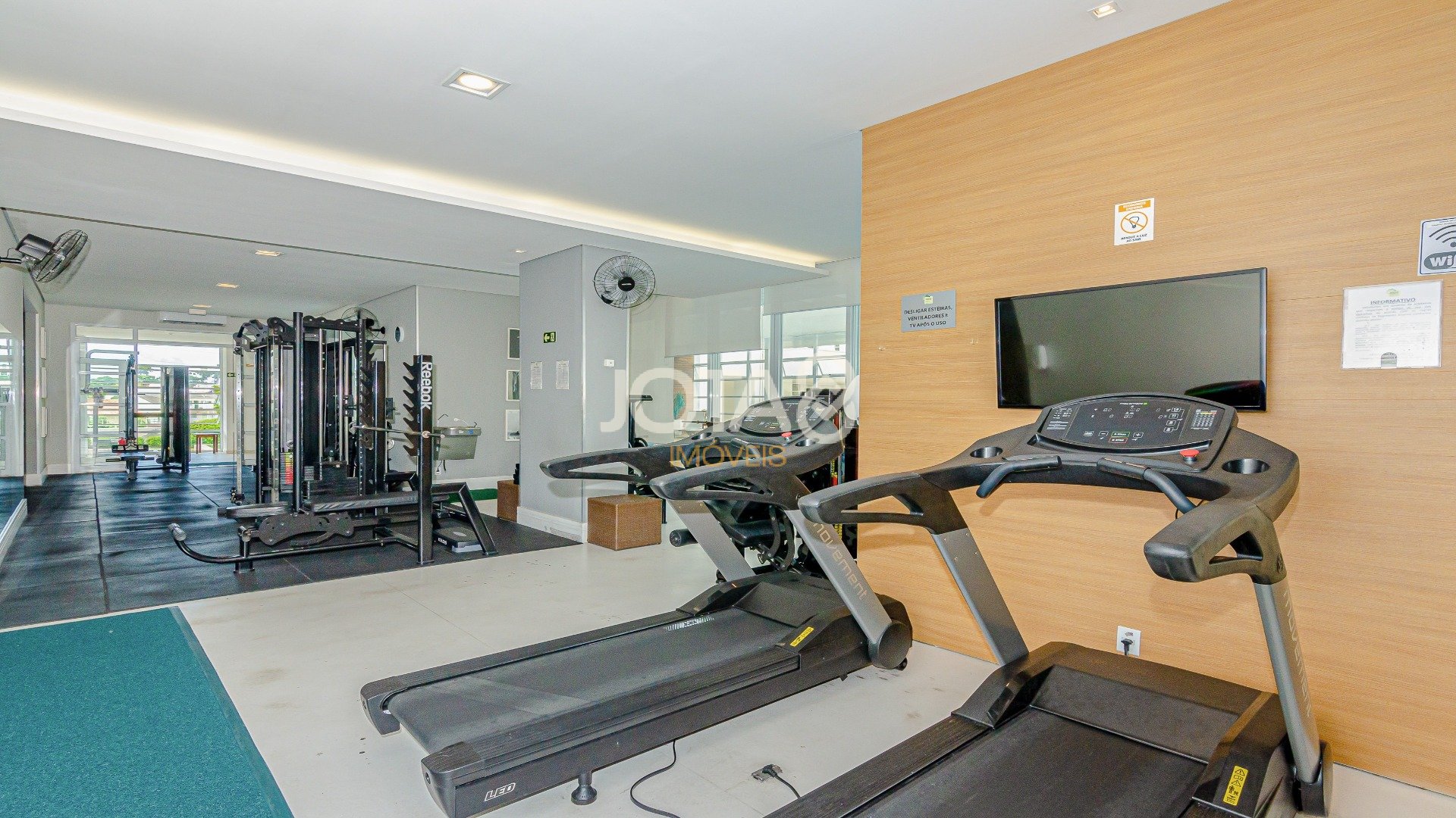 APARTAMENTO ENSOLARADO NO ECOVILLE, PRÉDIO CLUBE
