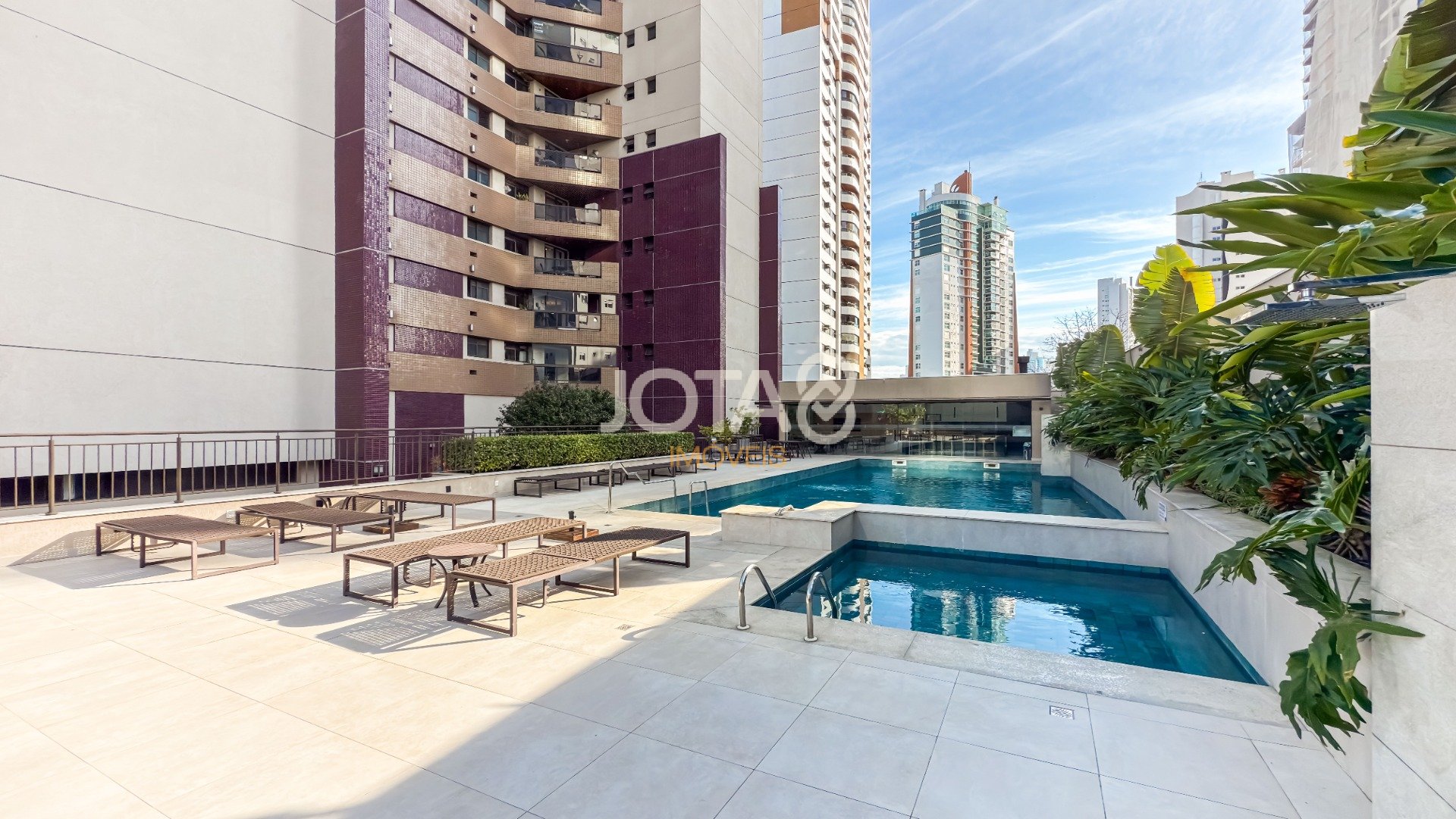 APARTAMENTO 2 QUARTOS 1 VAGA NO ECOVILLE
