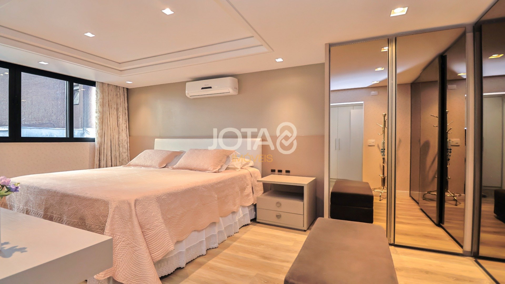 APARTAMENTO 4 QUARTOS NO BATEL!