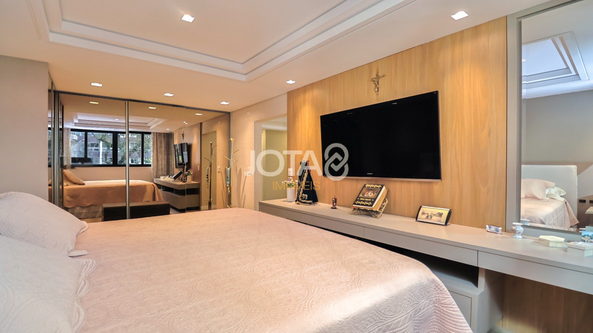 APARTAMENTO 4 QUARTOS NO BATEL!