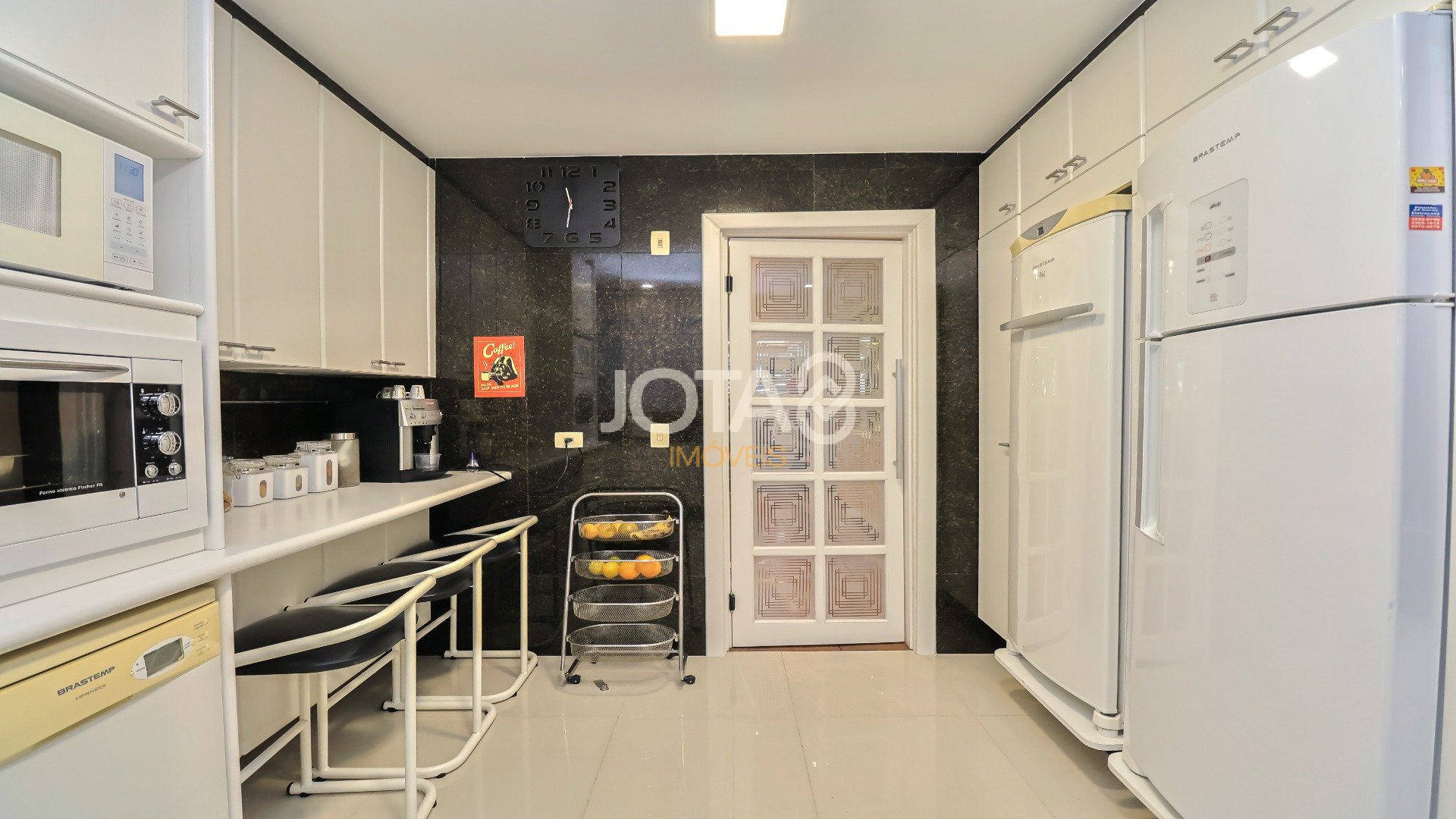 APARTAMENTO 4 QUARTOS NO BATEL!