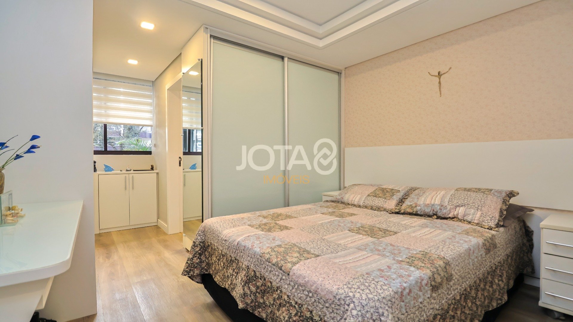 APARTAMENTO 4 QUARTOS NO BATEL!