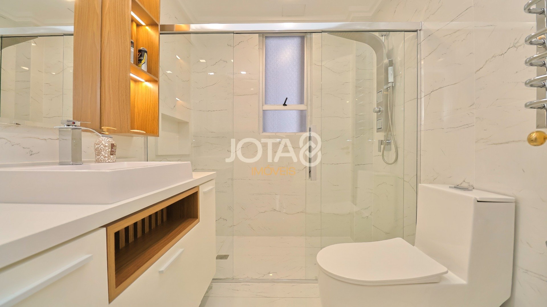 APARTAMENTO 4 QUARTOS NO BATEL!