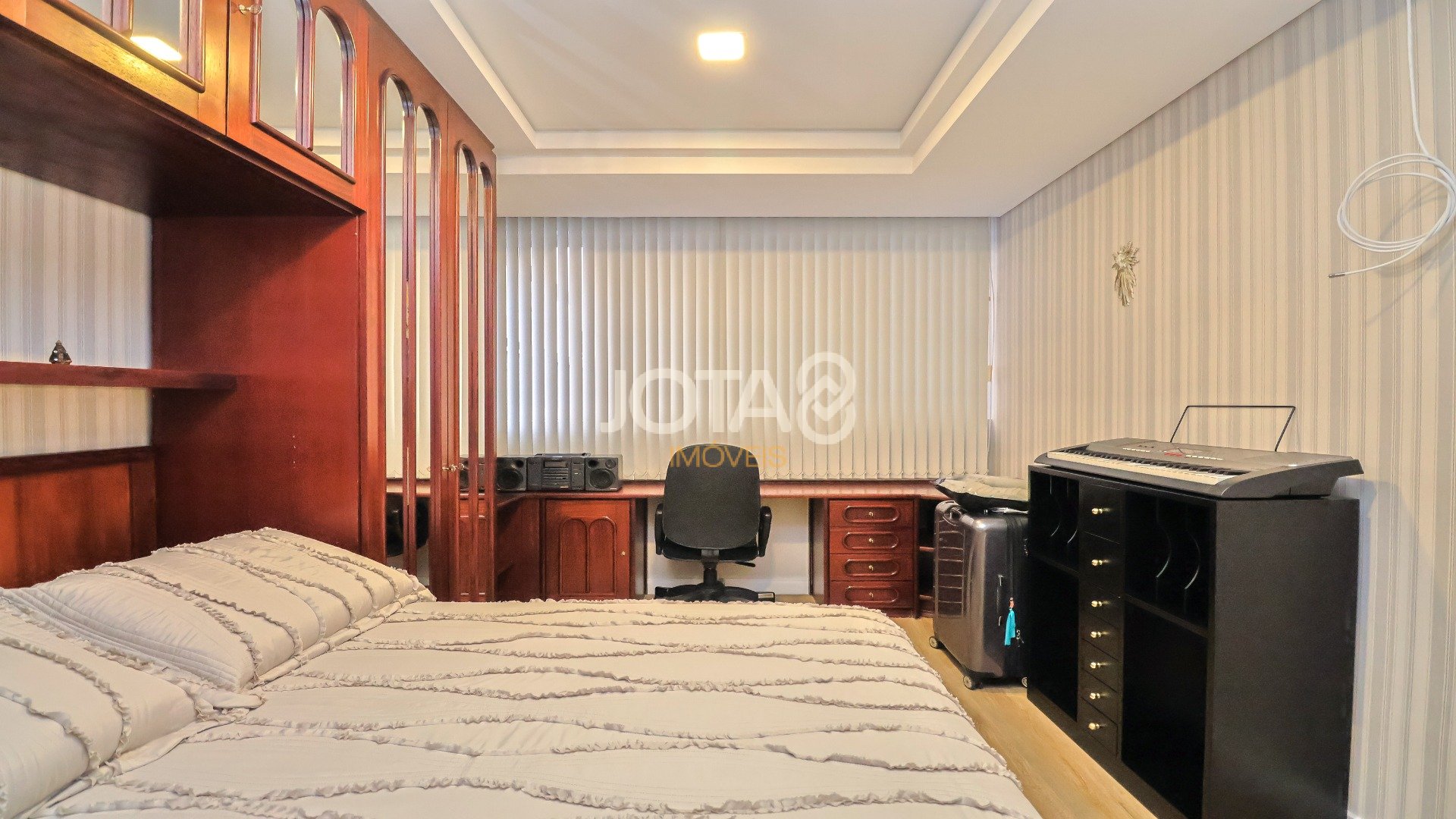 APARTAMENTO 4 QUARTOS NO BATEL!