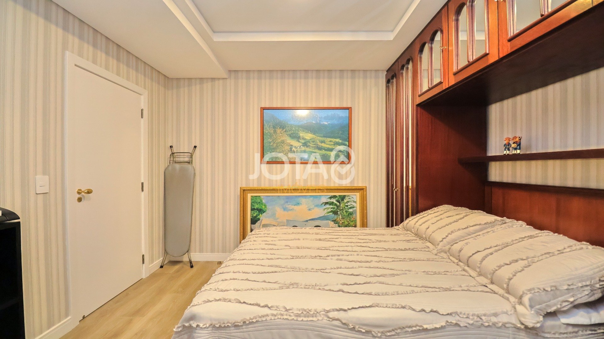 APARTAMENTO 4 QUARTOS NO BATEL!