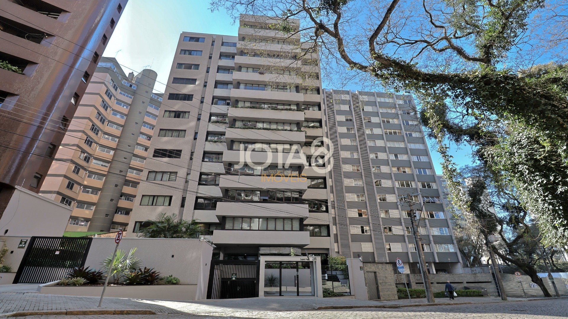 APARTAMENTO 4 QUARTOS NO BATEL!
