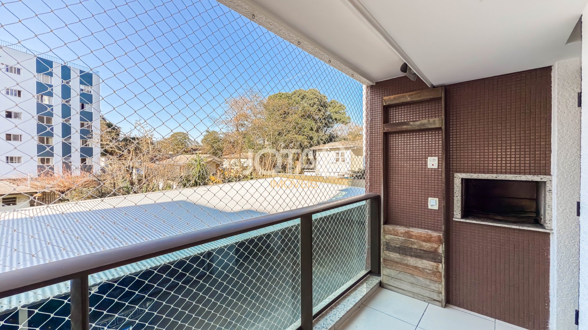 APARTAMENTO COM 3 QUARTOS E UMA SUÍTE NO BIGORRILHO